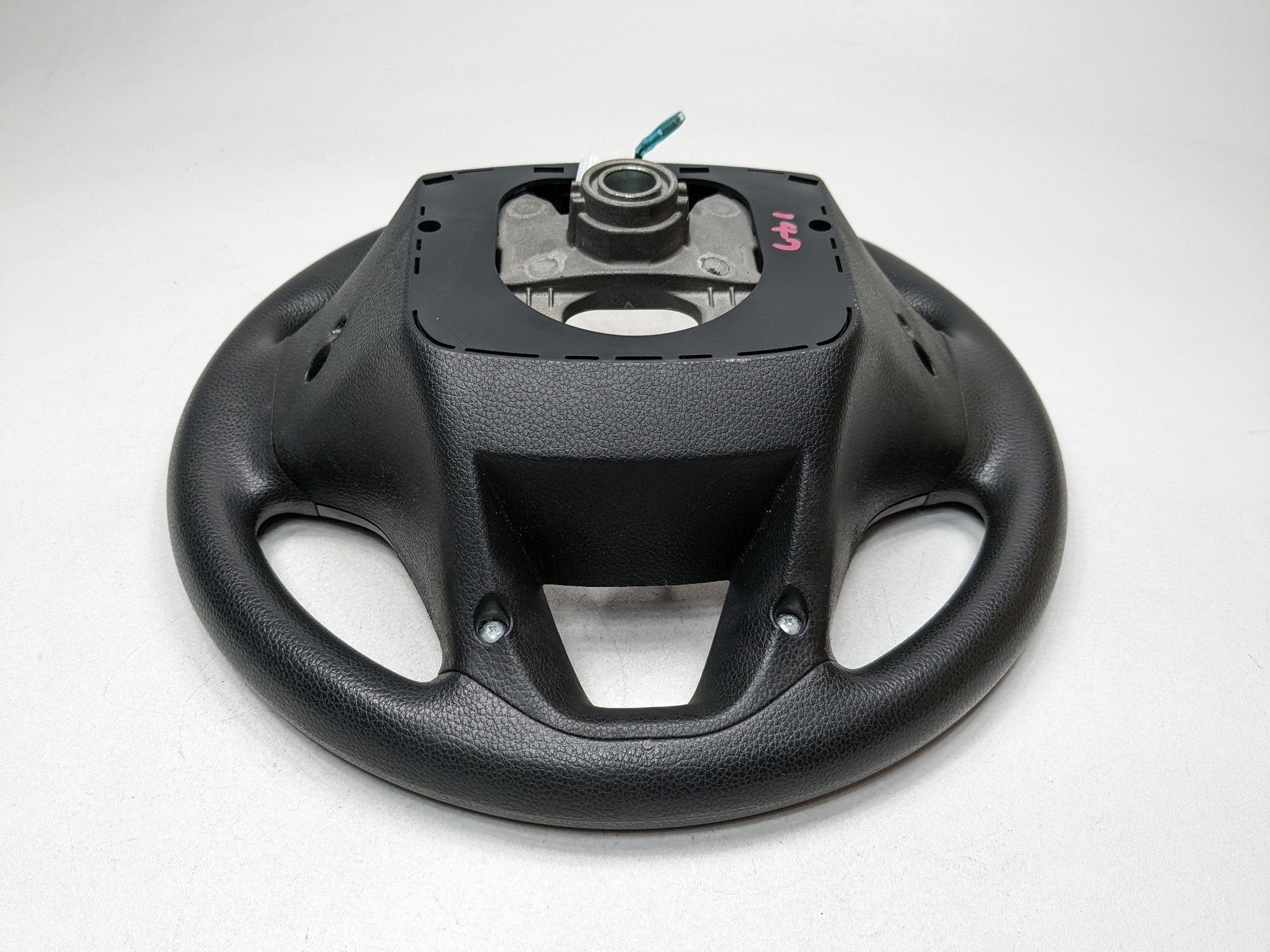 13 - 16 HYUNDAI SANTA FE OEM STEERING WHEEL WITH MULTIFUNCTIONAL CONTROL SWITCH
