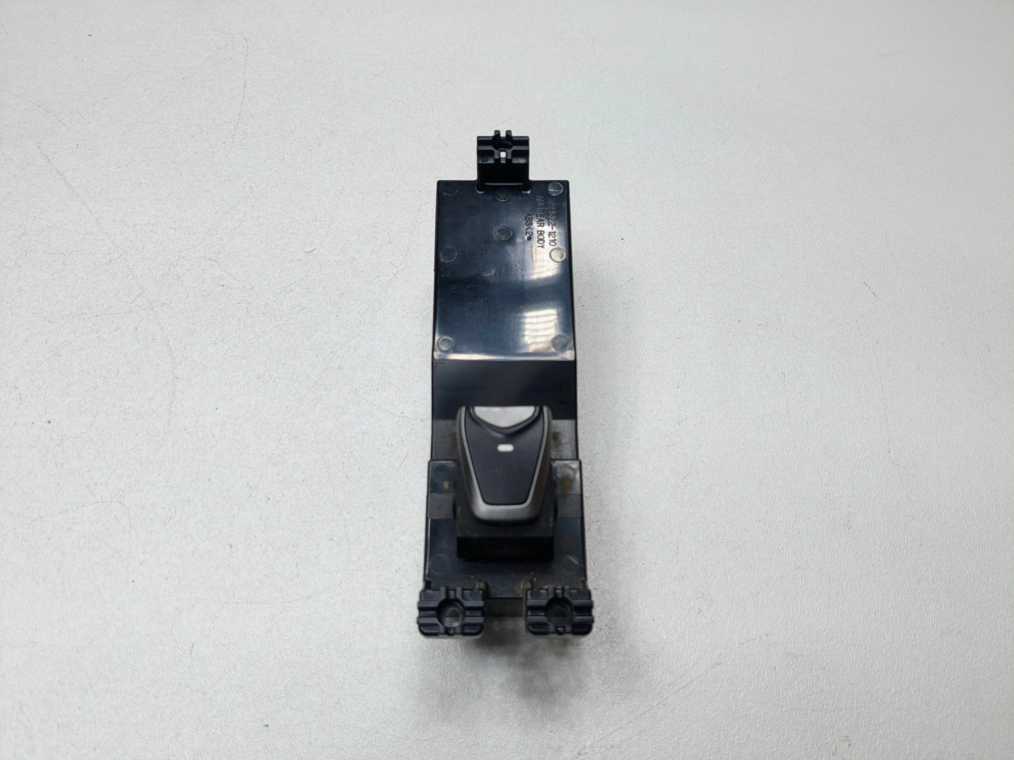 13 - 16 HYUNDAI SANTA FE OEM DOOR WINDOW CONTROL SWITCH REAR LEFT DRIVER SIDE