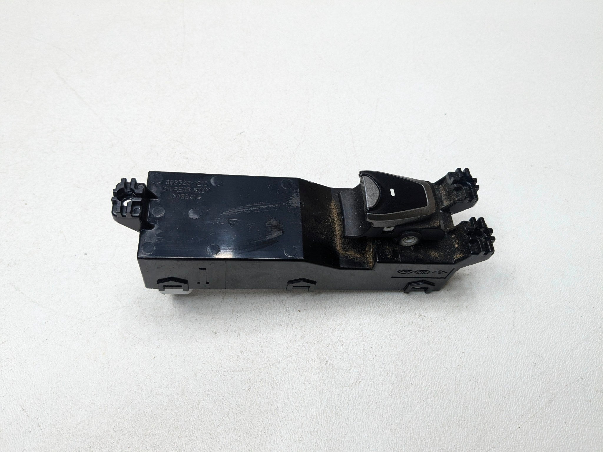 13-16 HYUNDAI SANTA FE OEM DOOR WINDOW CONTROL SWITCH REAR RIGHT PASSENGER SIDE