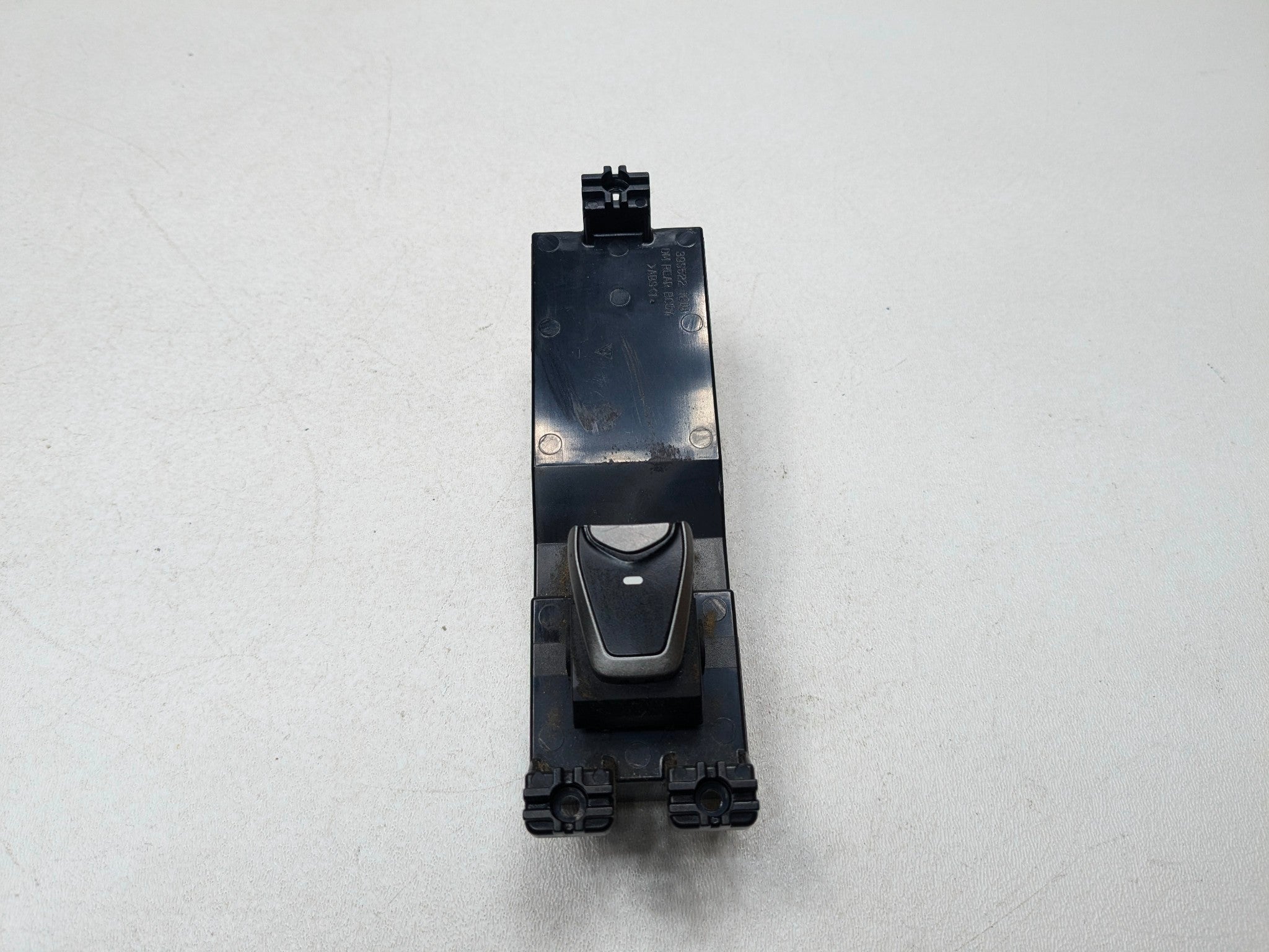 13-16 HYUNDAI SANTA FE OEM DOOR WINDOW CONTROL SWITCH REAR RIGHT PASSENGER SIDE