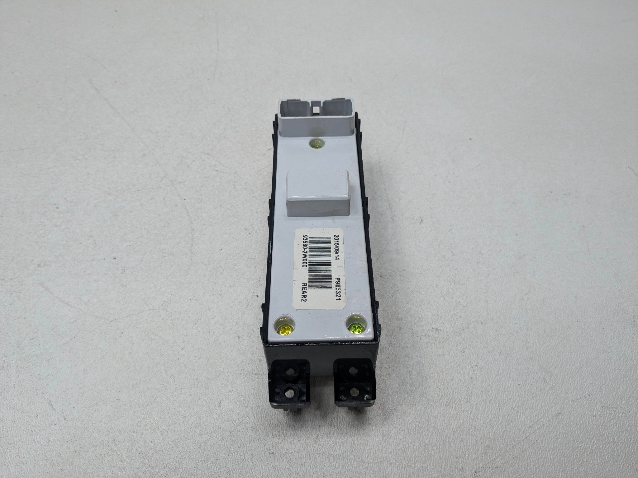 13-16 HYUNDAI SANTA FE OEM DOOR WINDOW CONTROL SWITCH REAR RIGHT PASSENGER SIDE