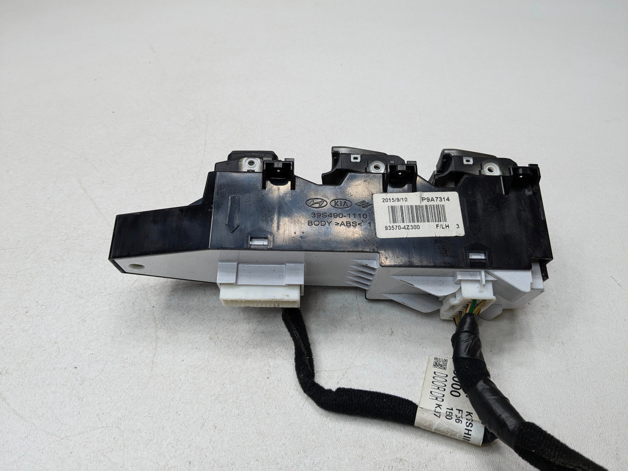 13 - 16 HYUNDAI SANTA FE OEM DOOR WINDOW CONTROL SWITCH FRONT LEFT DRIVER SIDE