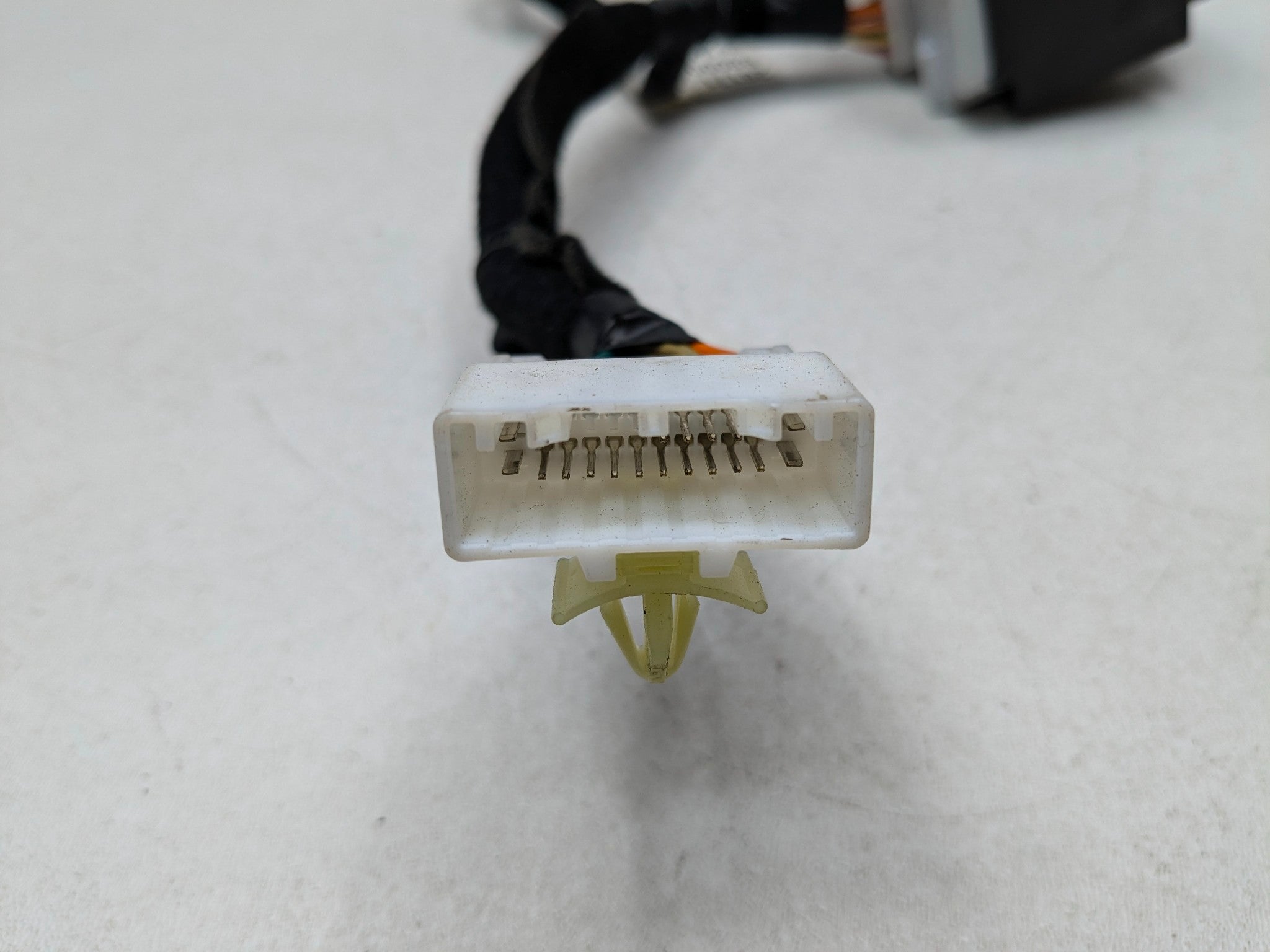 13 - 16 HYUNDAI SANTA FE OEM DOOR WINDOW CONTROL SWITCH FRONT LEFT DRIVER SIDE