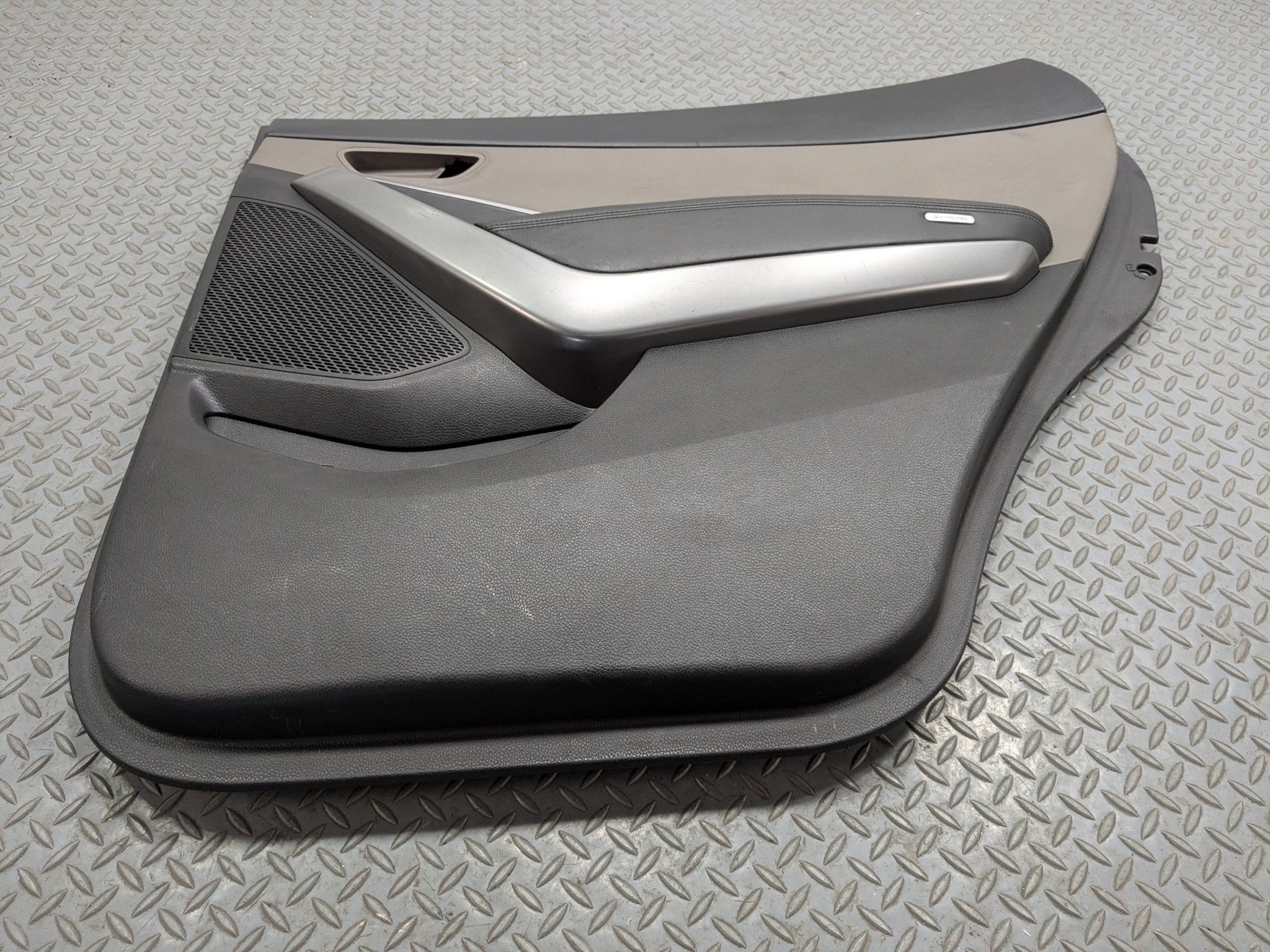 13 - 16 HYUNDAI SANTA FE OEM INTERIOR DOOR TRIM PANEL REAR RIGHT PASSENGER SIDE