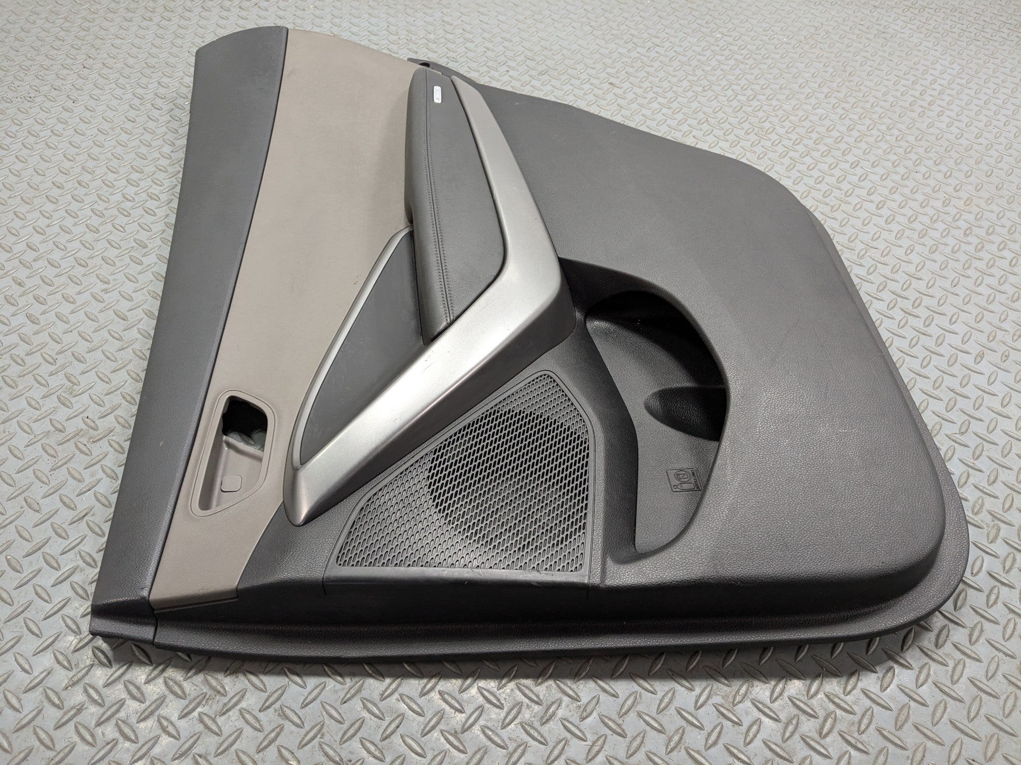 13 - 16 HYUNDAI SANTA FE OEM INTERIOR DOOR TRIM PANEL REAR RIGHT PASSENGER SIDE