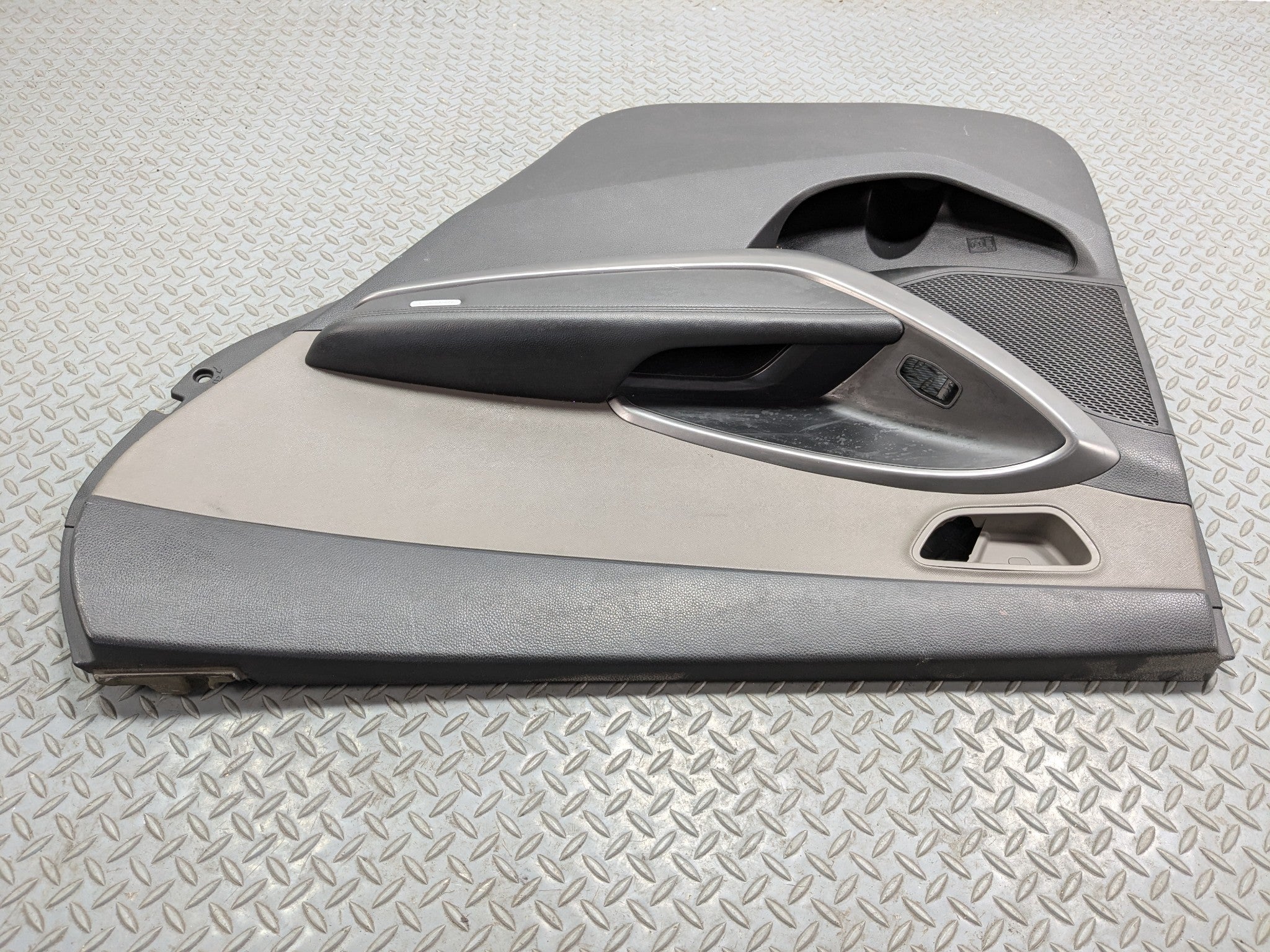 13 - 16 HYUNDAI SANTA FE OEM INTERIOR DOOR TRIM PANEL REAR RIGHT PASSENGER SIDE