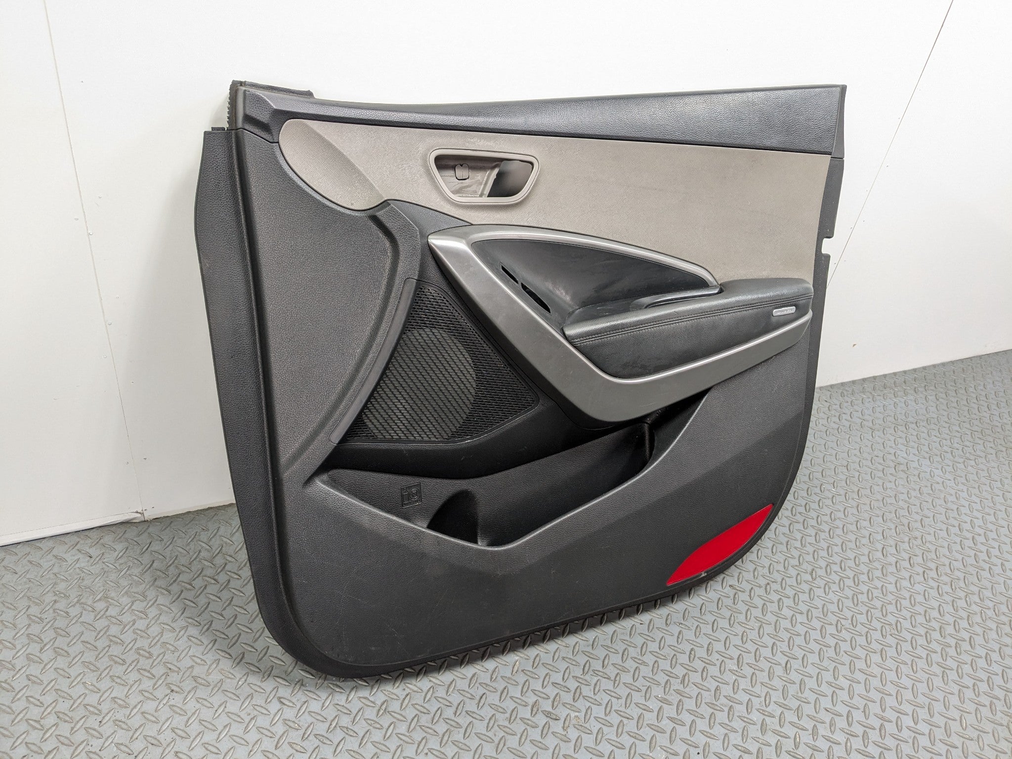 13 - 16 HYUNDAI SANTA FE OEM INTERIOR DOOR TRIM PANEL FRONT RIGHT PASSENGER SIDE