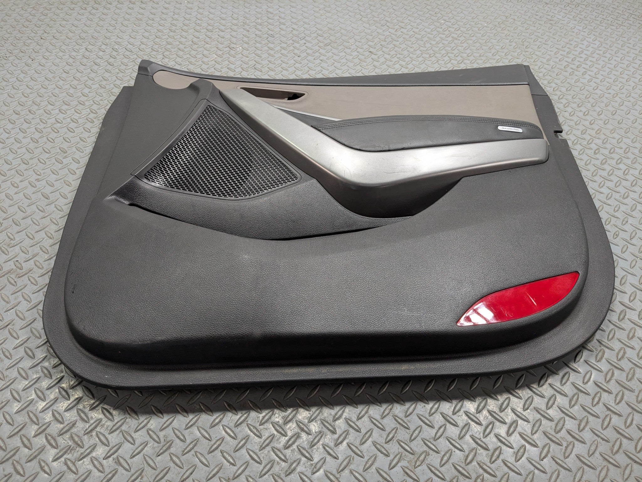 13 - 16 HYUNDAI SANTA FE OEM INTERIOR DOOR TRIM PANEL FRONT RIGHT PASSENGER SIDE