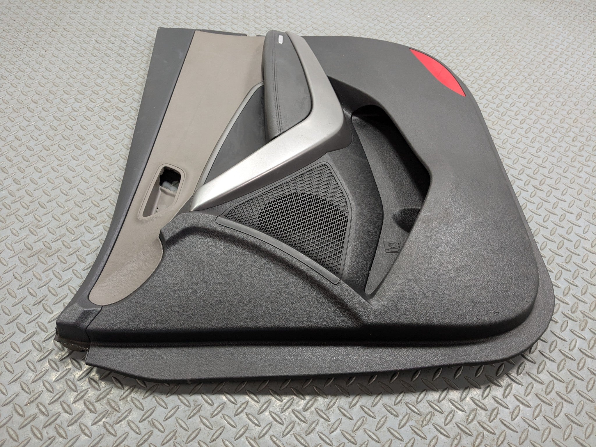 13 - 16 HYUNDAI SANTA FE OEM INTERIOR DOOR TRIM PANEL FRONT RIGHT PASSENGER SIDE
