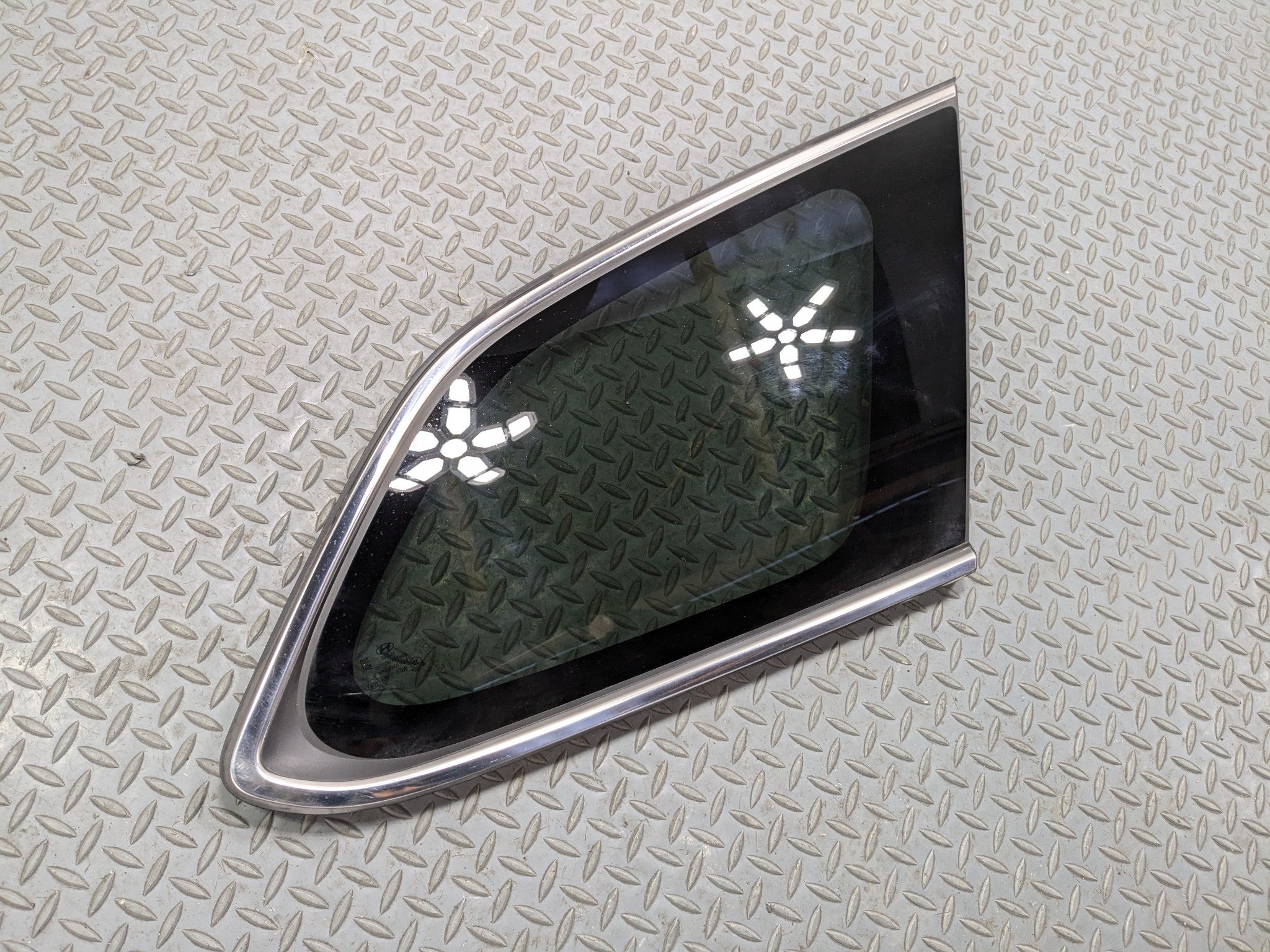 13 - 16 HYUNDAI SANTA FE OEM DOOR WINDOW QUARTER GLASS REAR RIGHT PASSENGER SIDE