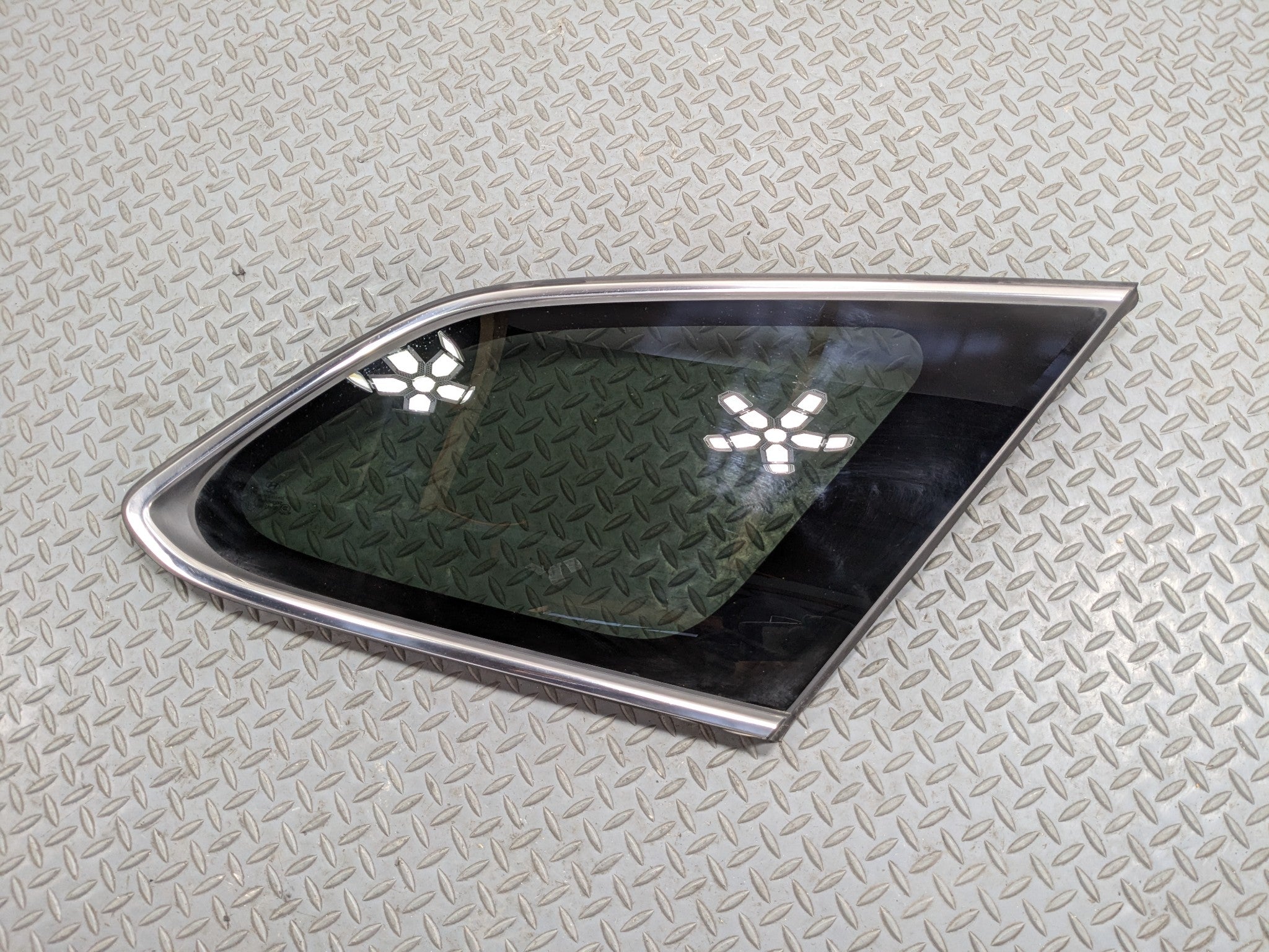 13 - 16 HYUNDAI SANTA FE OEM DOOR WINDOW QUARTER GLASS REAR RIGHT PASSENGER SIDE