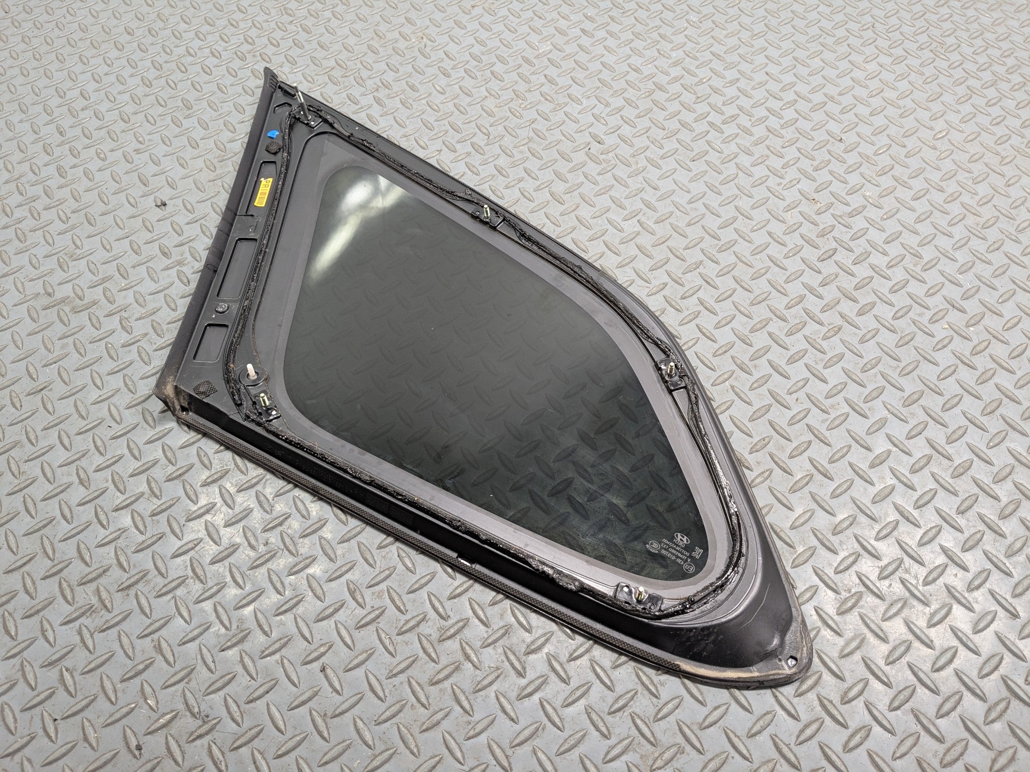 13 - 16 HYUNDAI SANTA FE OEM DOOR WINDOW QUARTER GLASS REAR RIGHT PASSENGER SIDE