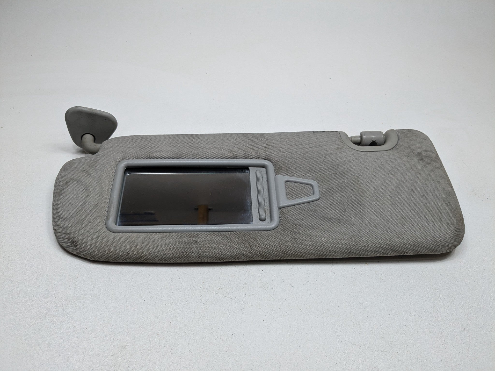 13 - 16 HYUNDAI SANTA FE OEM SUN VISOR GRAY INTERIOR UPPER ROOF FRONT LEFT SIDE