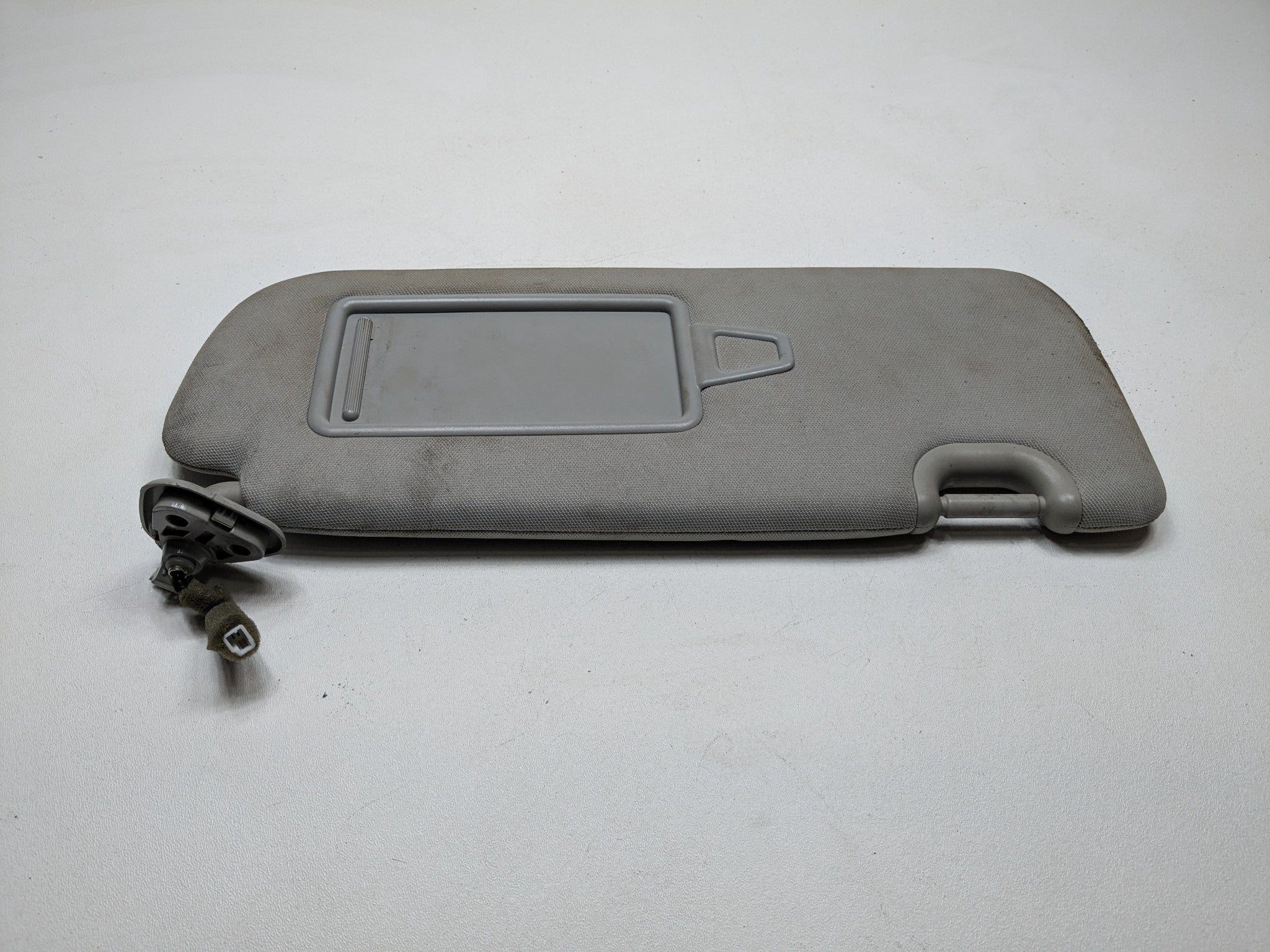 13 - 16 HYUNDAI SANTA FE OEM SUN VISOR GRAY INTERIOR UPPER ROOF FRONT RIGHT SIDE