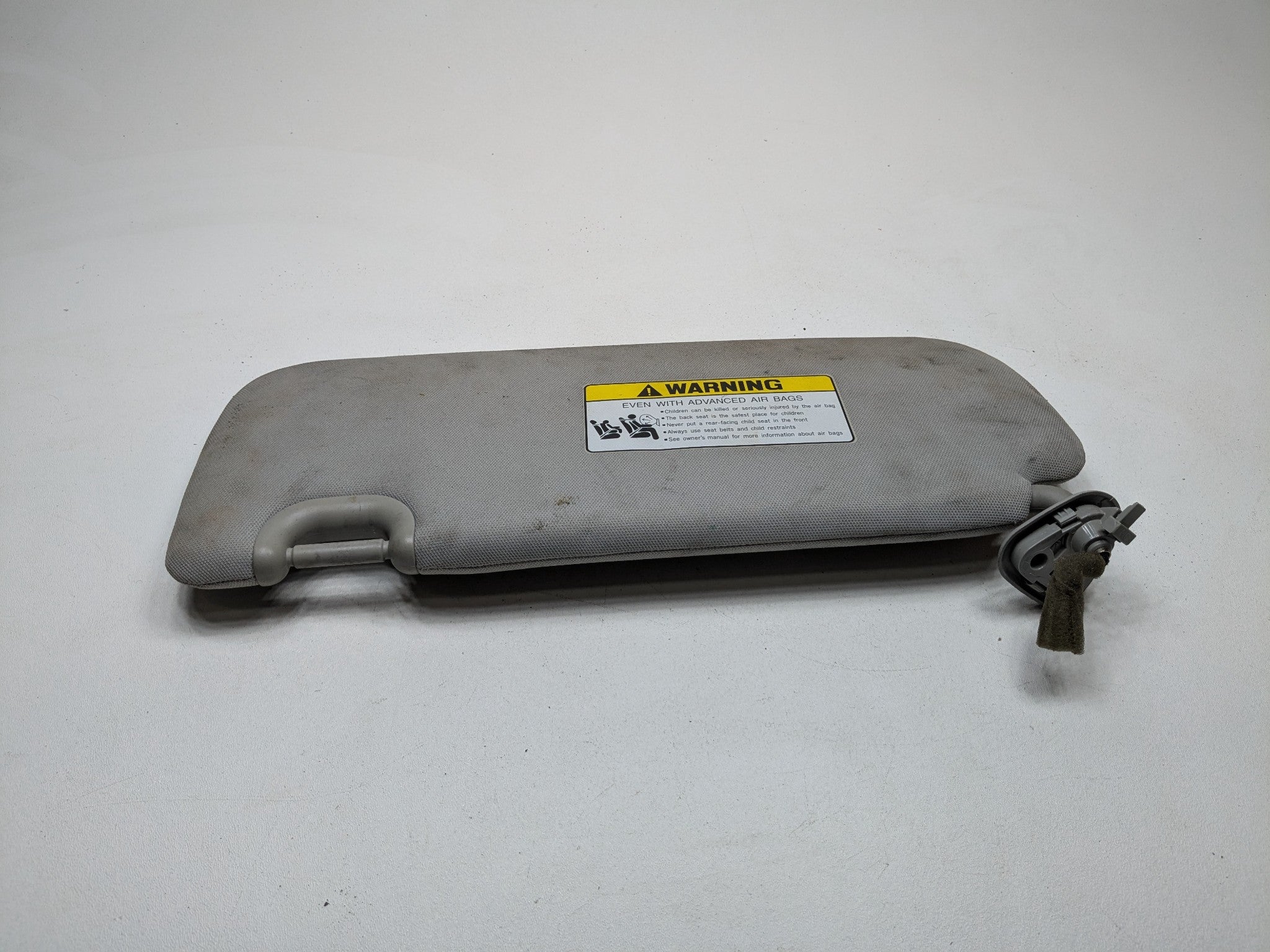 13 - 16 HYUNDAI SANTA FE OEM SUN VISOR GRAY INTERIOR UPPER ROOF FRONT RIGHT SIDE