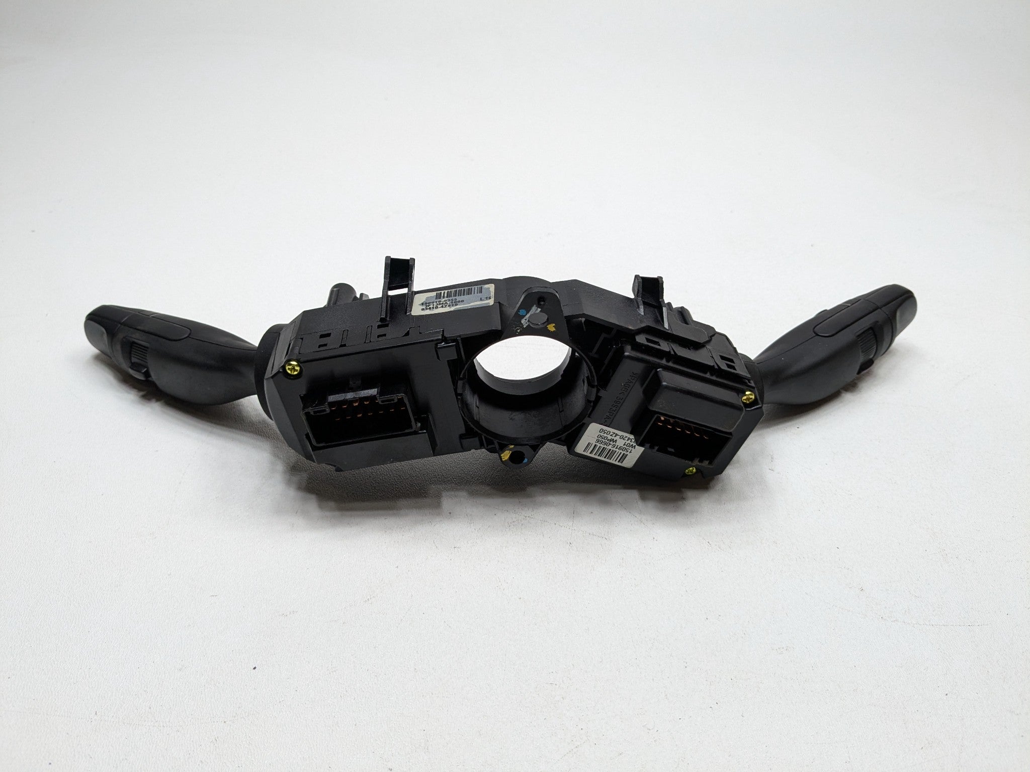 13 - 16 HYUNDAI SANTA FE OEM STEERING WHEEL TURN SIGNAL WIPER COMBINATION SWITCH