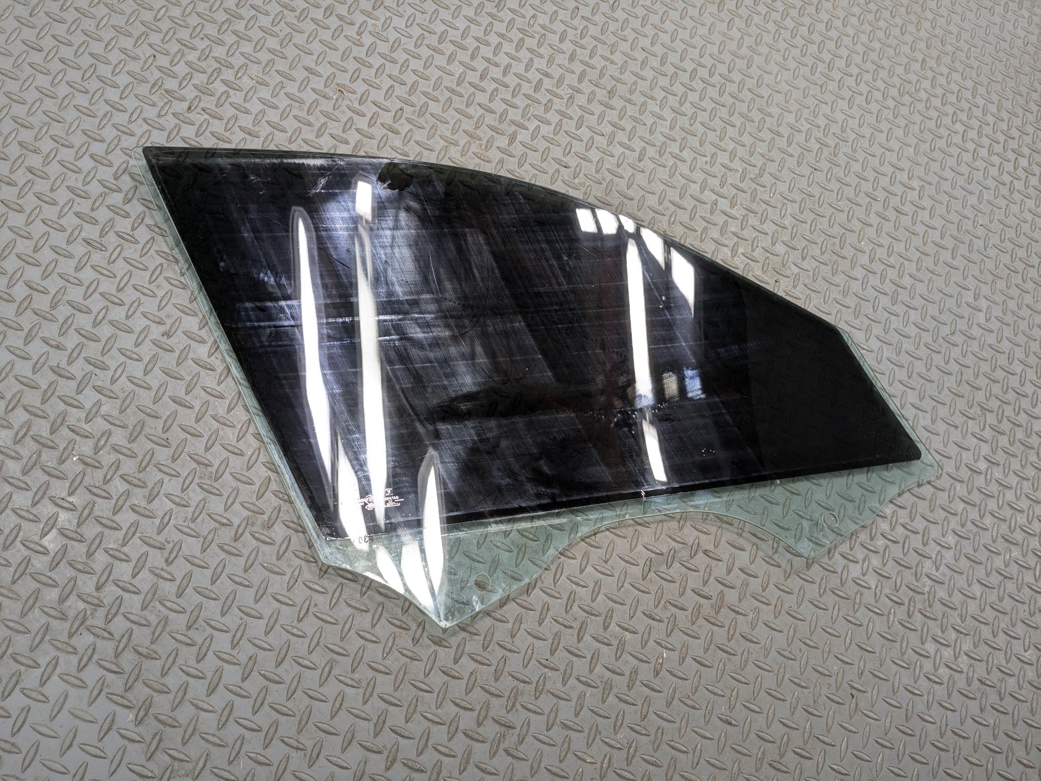 2015 - 2018 BMW 320I OEM DOOR WINDOW GLASS WITH TINT FRONT LEFT DRIVER SIDE