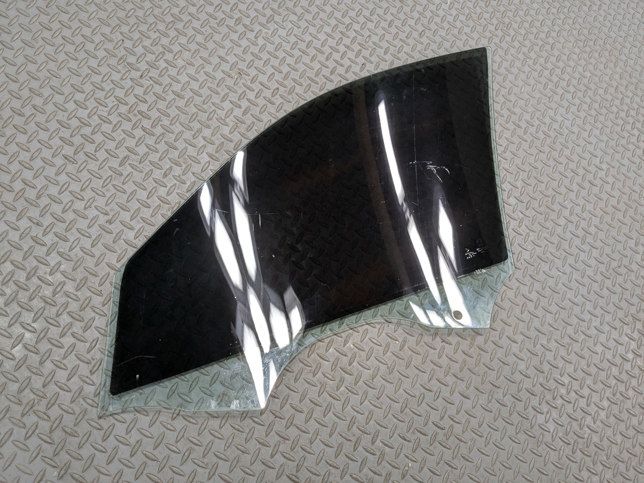 2015 - 2018 BMW 320I OEM DOOR WINDOW GLASS WITH TINT FRONT RIGHT PASSENGER SIDE