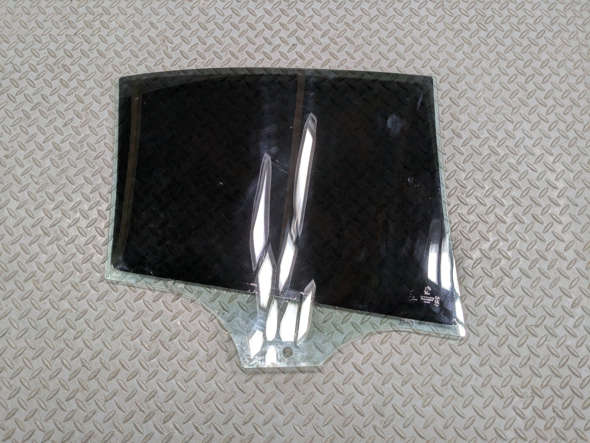 2015 - 2018 BMW 320I OEM DOOR WINDOW GLASS WITH TINT REAR LEFT DRIVER SIDE