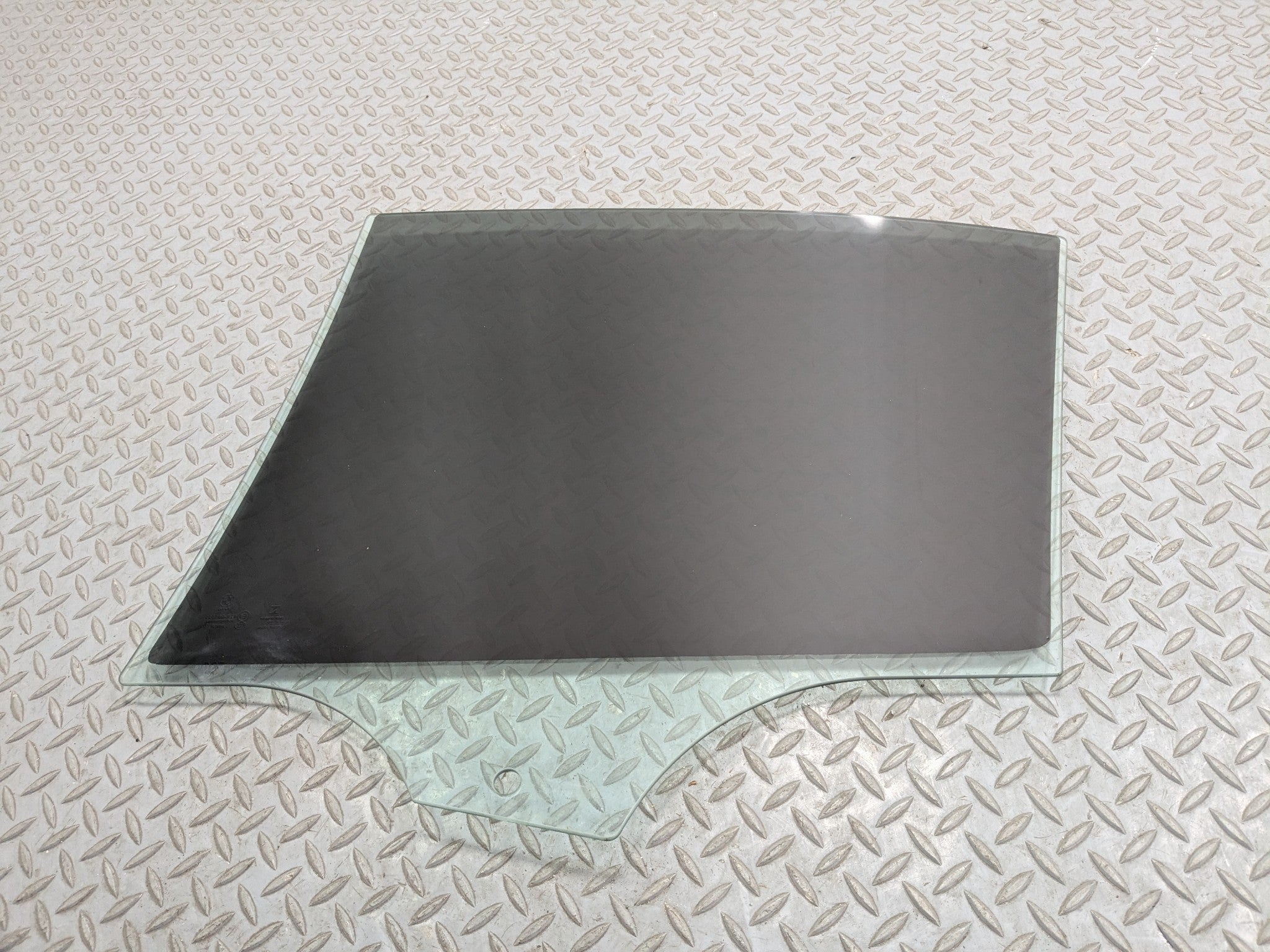 2015 - 2018 BMW 320I OEM DOOR WINDOW GLASS WITH TINT REAR RIGHT PASSENGER SIDE