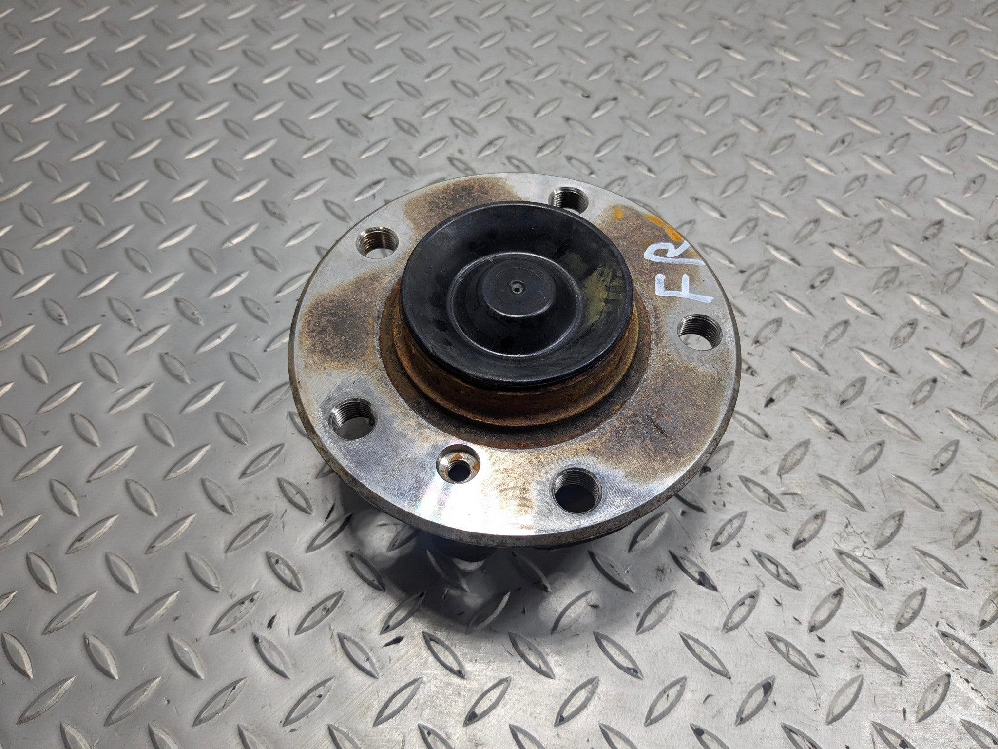 2015 - 2018 BMW 320I OEM FRONT RIGHT WHEEL HUB BEARING ASSEMBLY PASSENGER SIDE