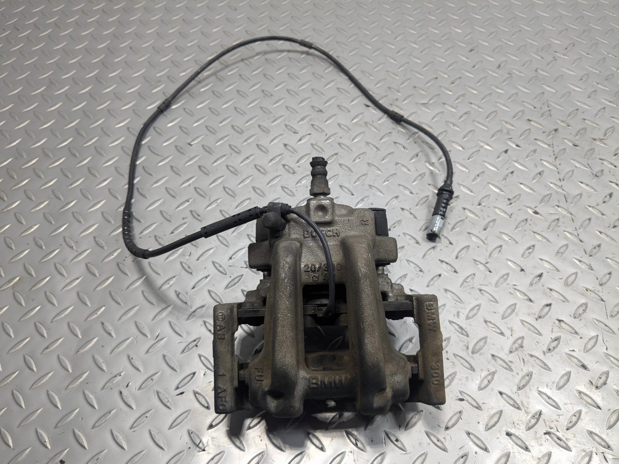 2015 - 2018 BMW 320I OEM BRAKE CALIPER ASSEMBLY REAR RIGHT PASSENGER SIDE