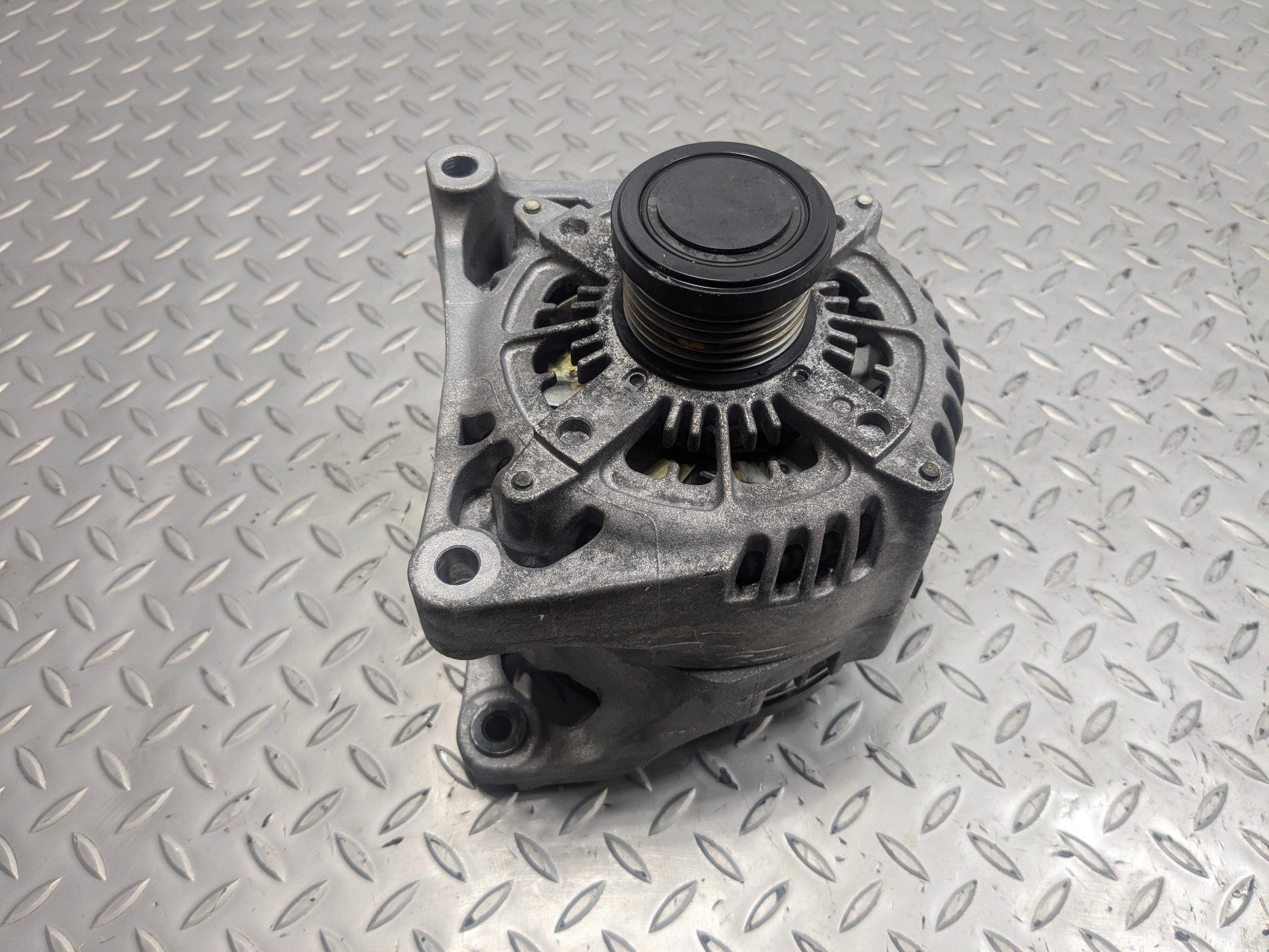 2015 - 2018 BMW 320I OEM ENGINE ALTERNATOR GENERATOR ASSEMBLY