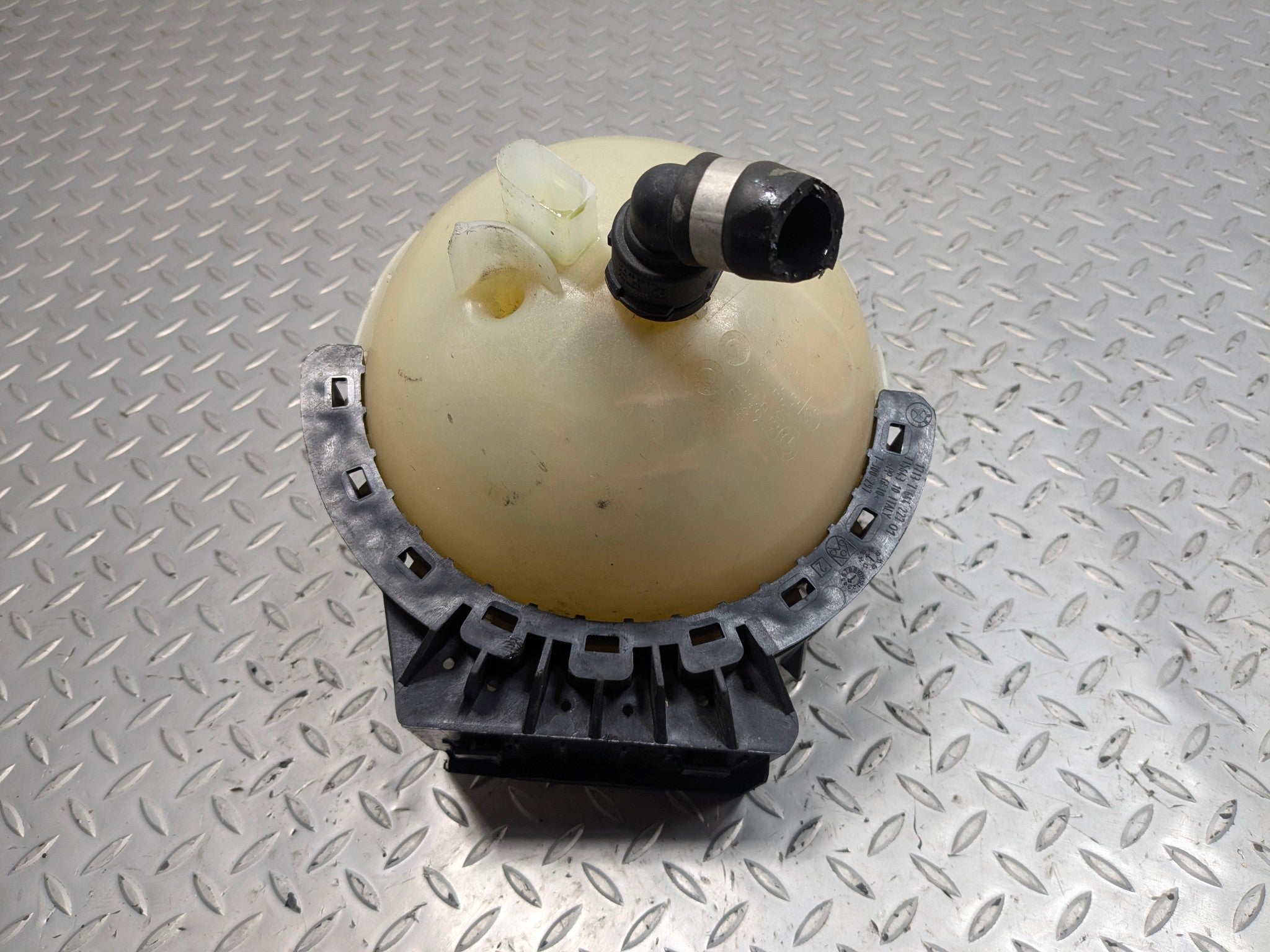 2015 - 2018 BMW 320I OEM COOLANT RESERVOIR BOTTLE EXPANSION TANK WITH CAP