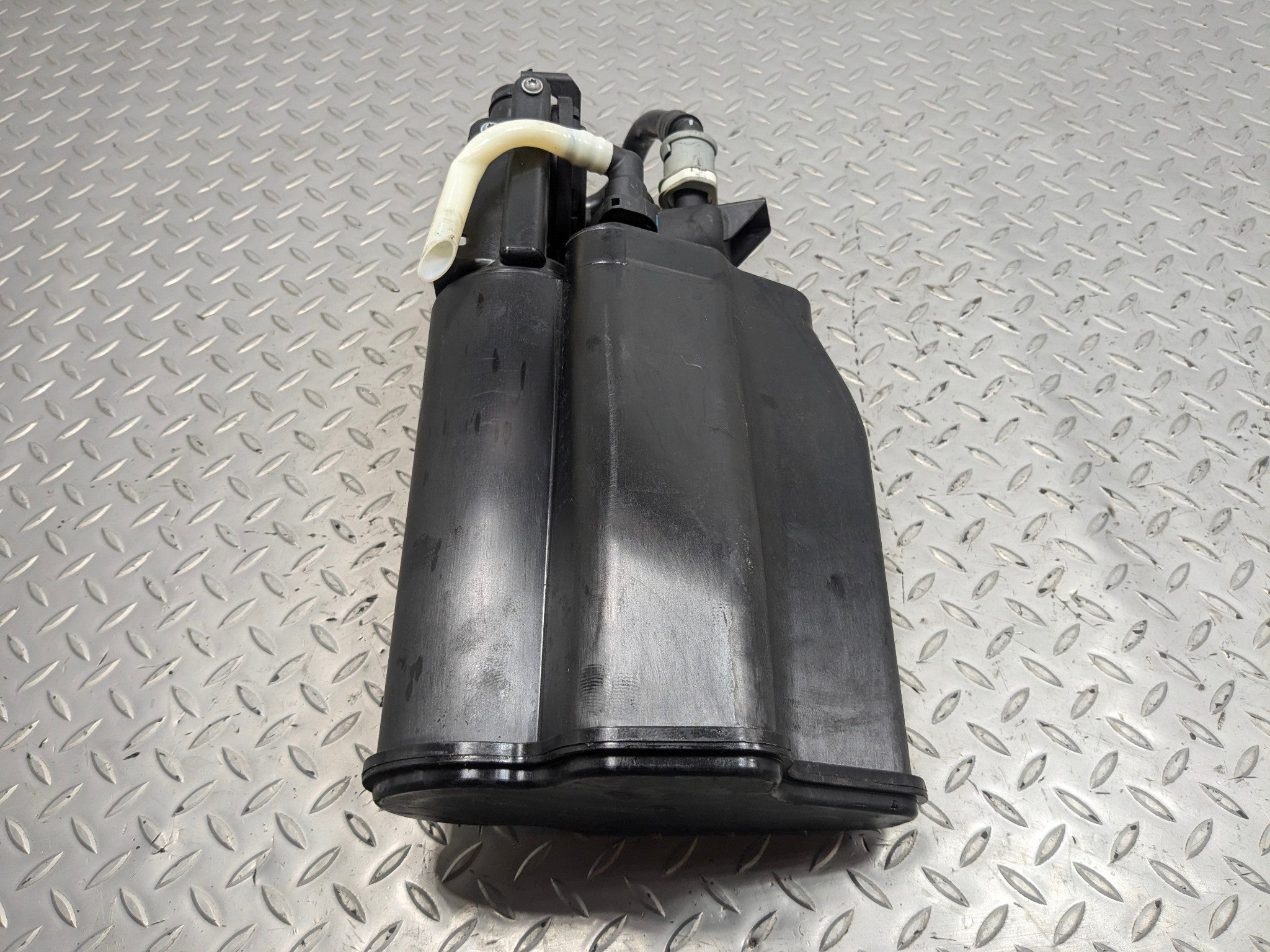 2015 - 2018 BMW 320I OEM FUEL VAPOR EVAPORATOR CHARCOAL CANISTER