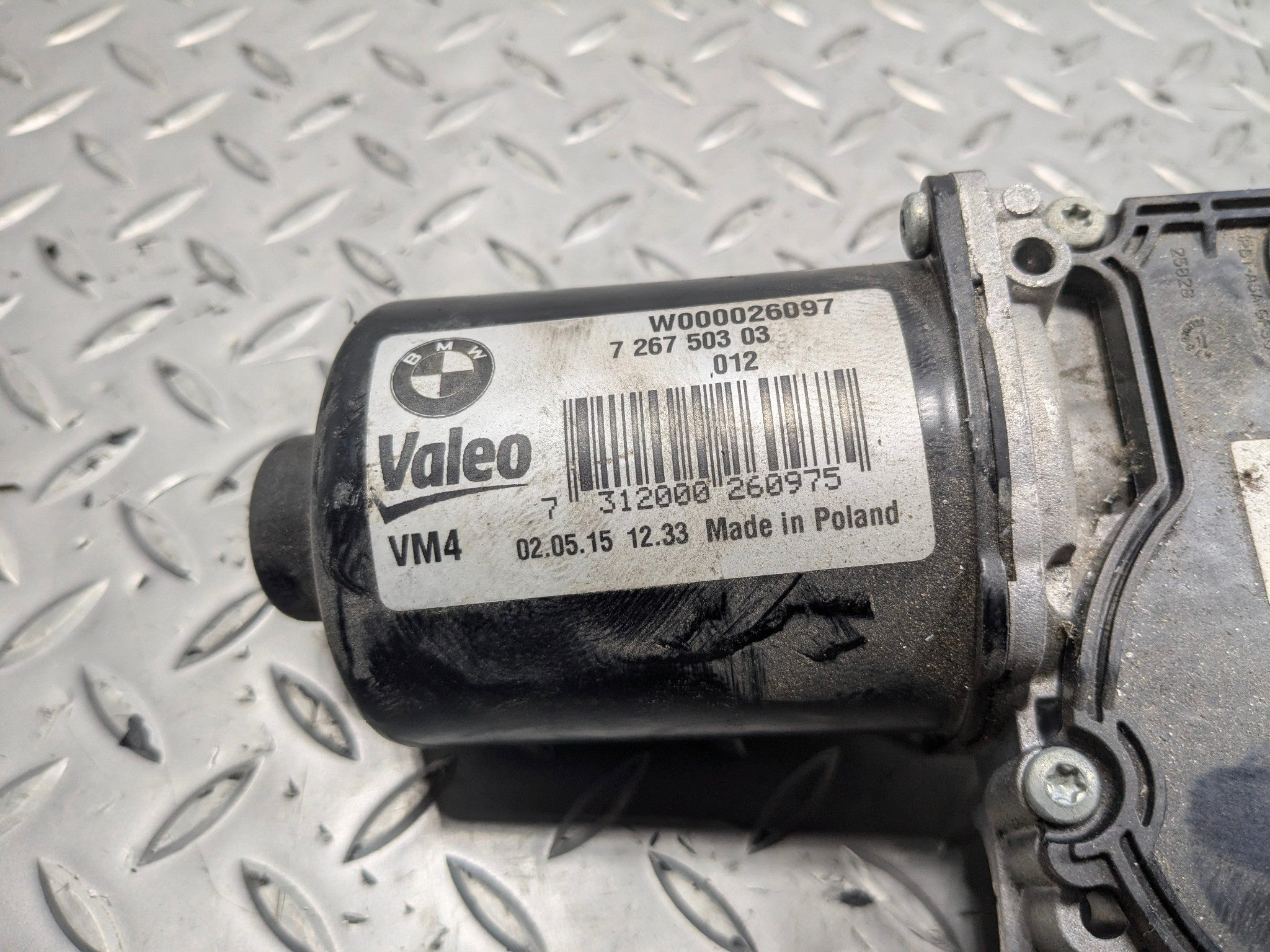2015 - 2018 BMW 320I OEM FRONT WINDSHIELD WIPER MOTOR ASSEMBLY
