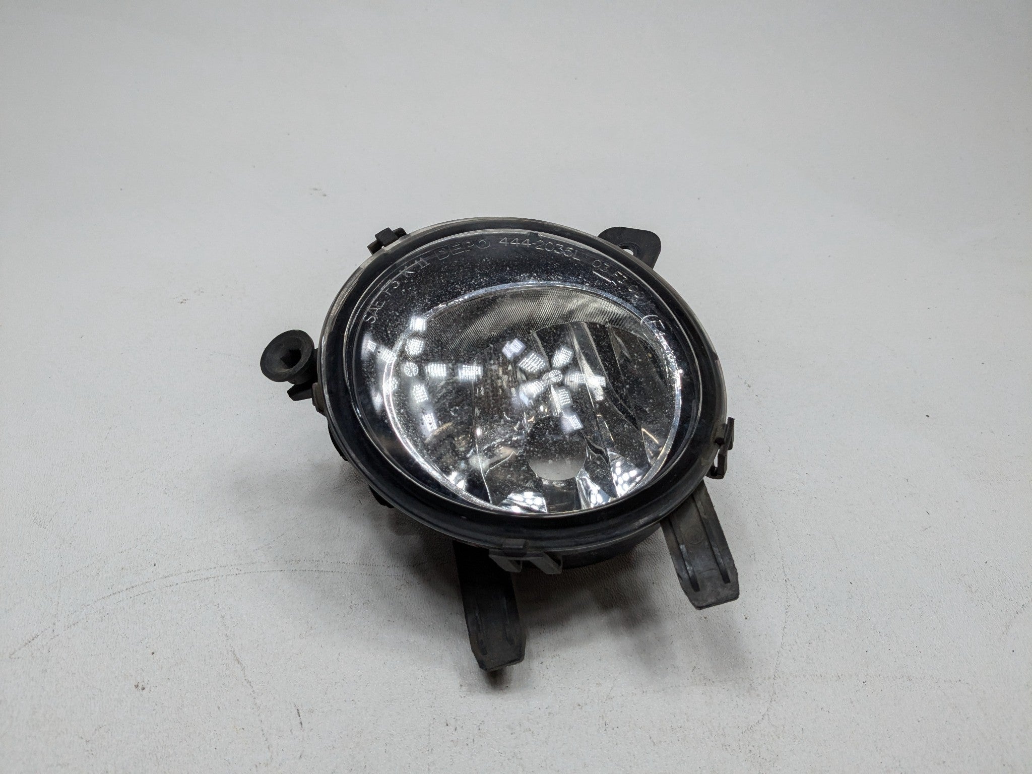 2015 - 2018 BMW 320I OEM HALOGEN FOG LIGHT BUMPER MOUNTED FRONT LEFT DRIVER SIDE