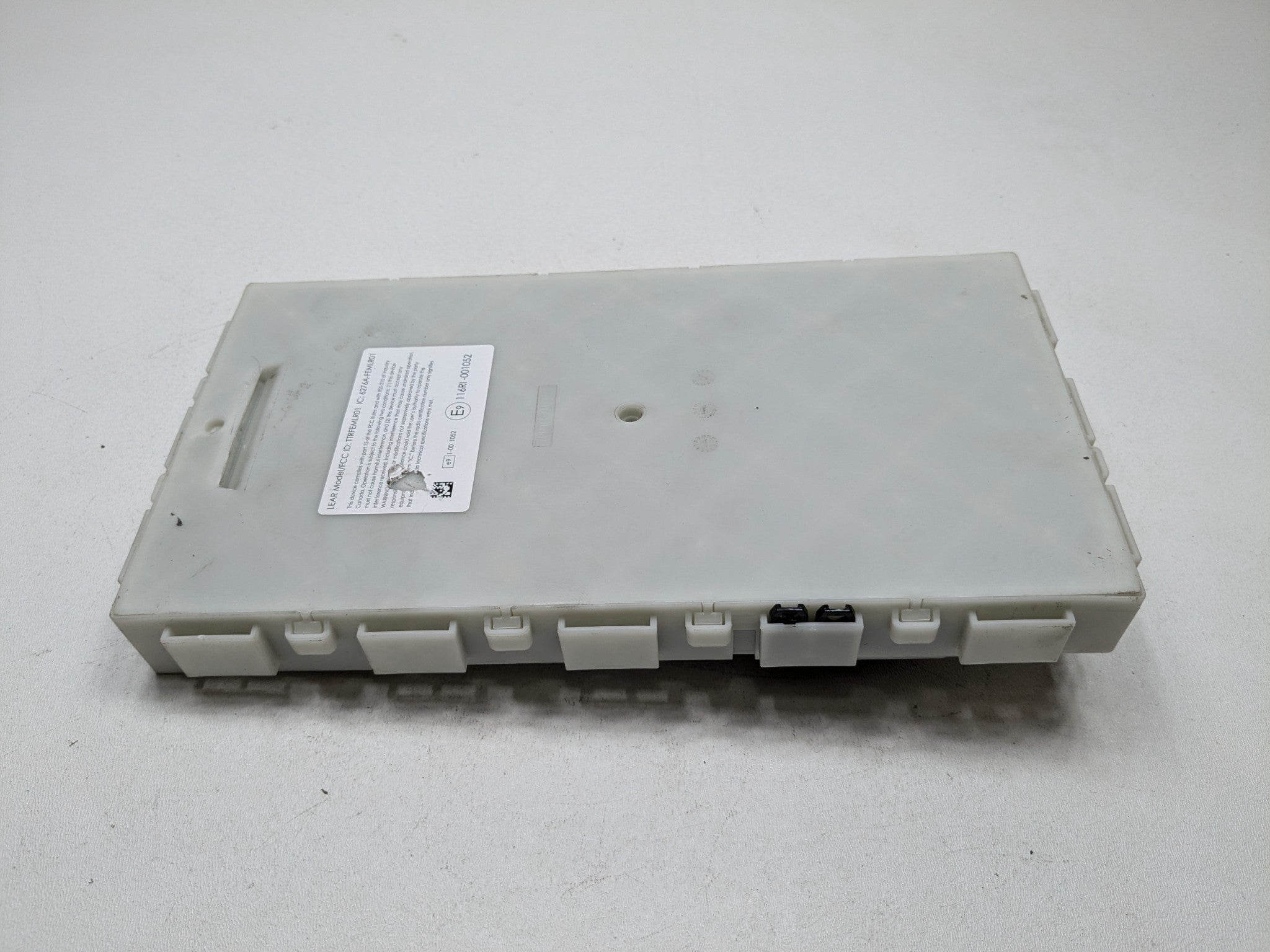 2015 - 2018 BMW 320I OEM BODY COMFORT CONTROL MODULE FUSE UNIT