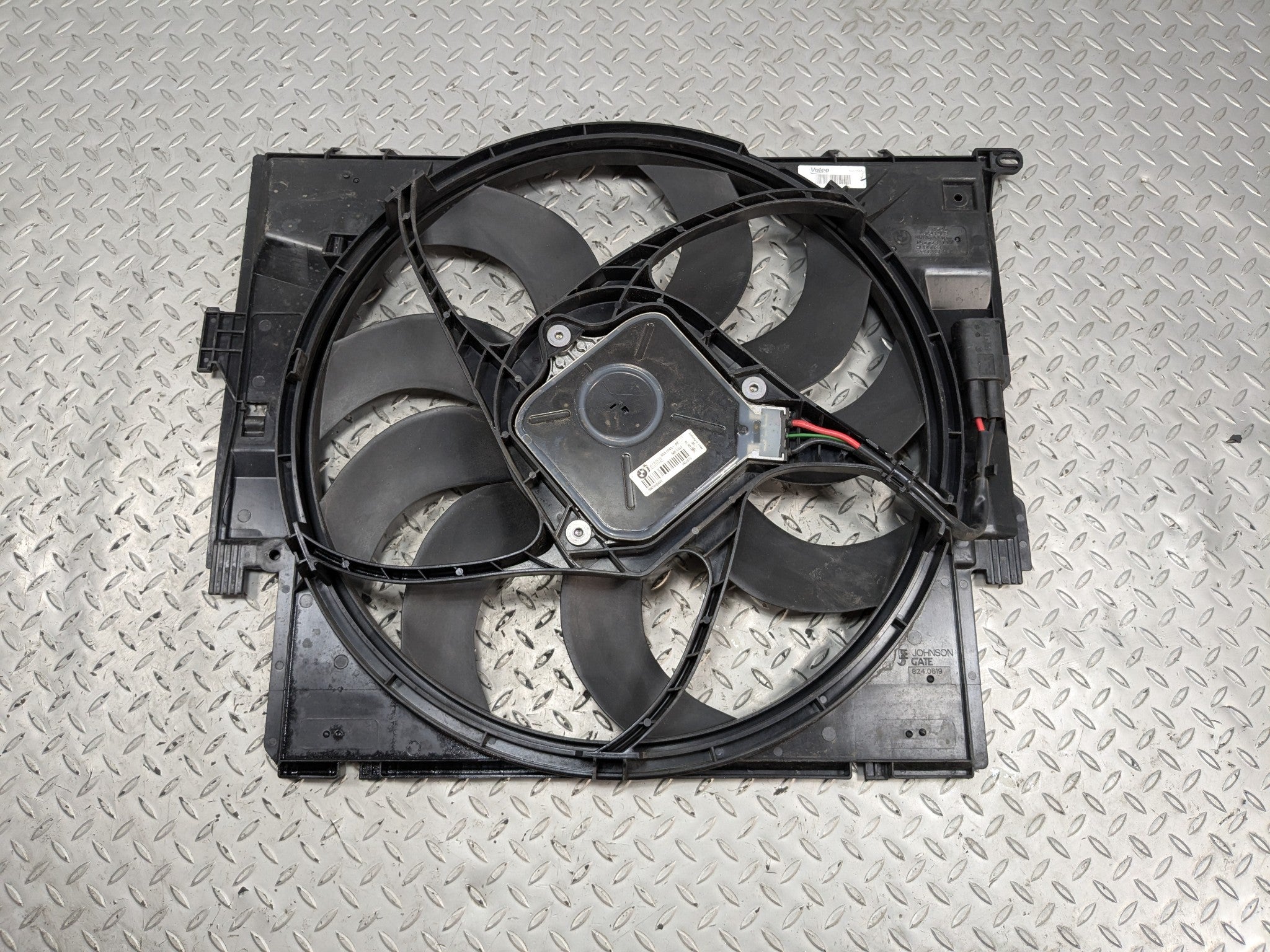 2015 - 2018 BMW 320I OEM FAN WITH SHROUD RADIATOR PANEL ELECTRIC COOLING MOTOR