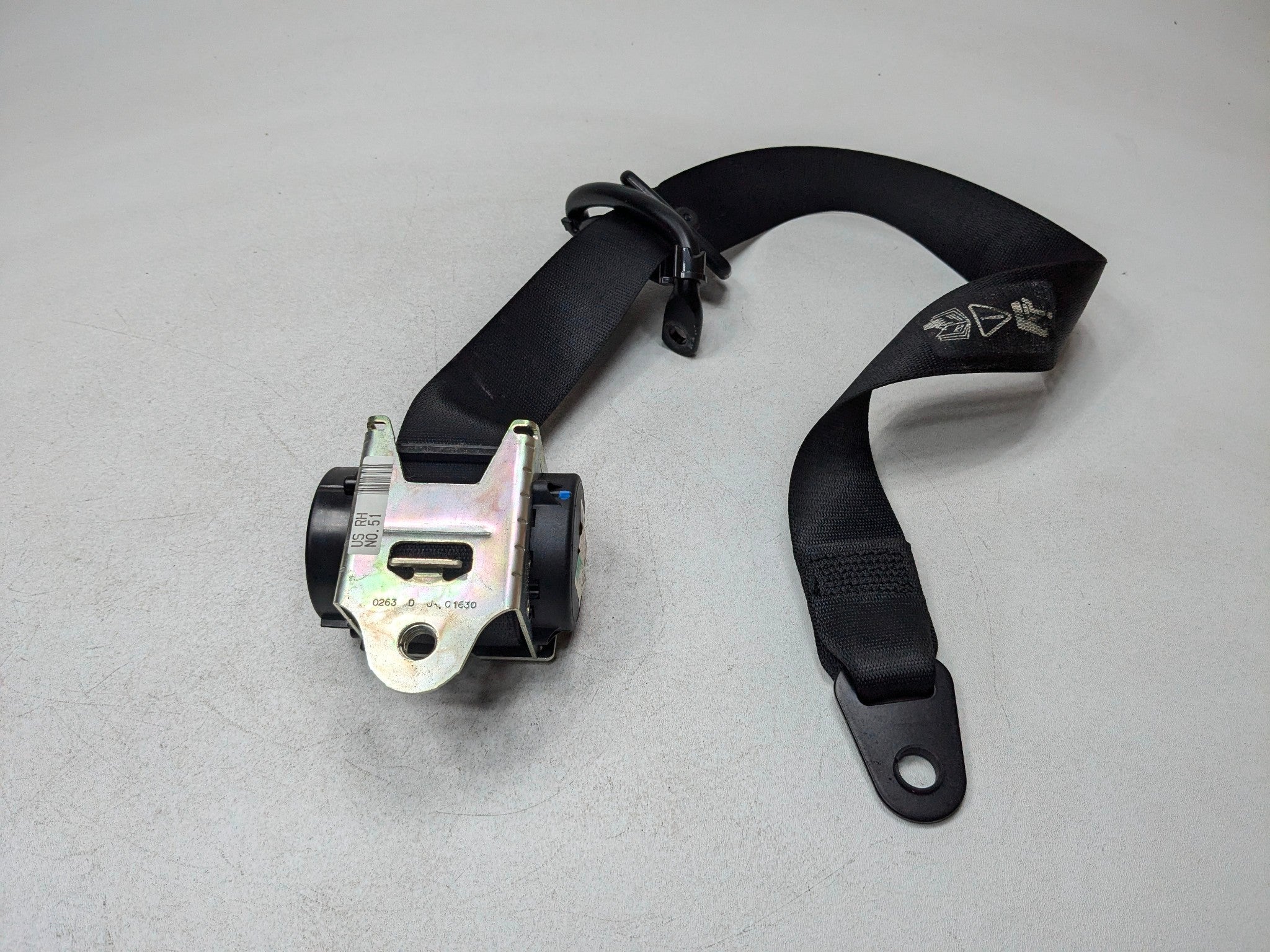 2011 - 2013 MINI COOPER OEM SEAT BELT RETRACTOR FRONT RIGHT PASSENGER SIDE BLACK