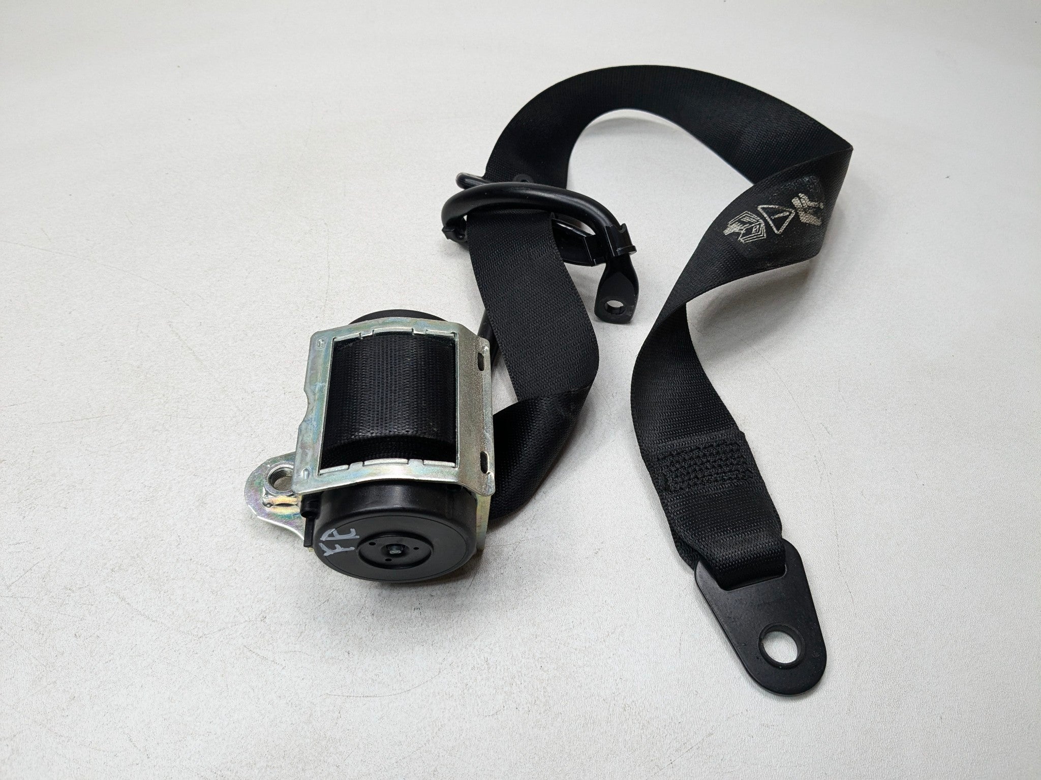 2011 - 2013 MINI COOPER OEM SEAT BELT RETRACTOR FRONT RIGHT PASSENGER SIDE BLACK