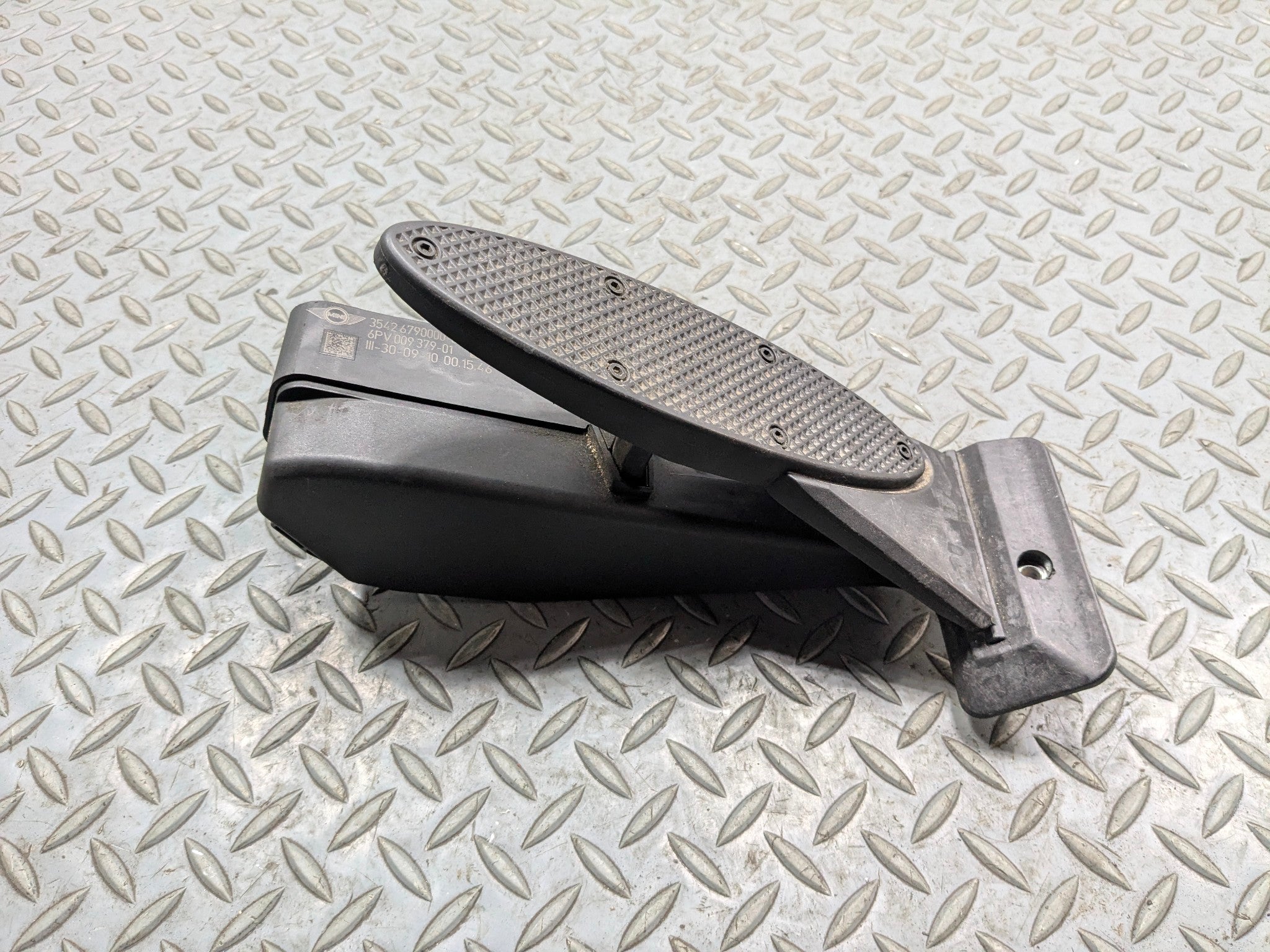 2011 - 2013 MINI COOPER OEM ACCELERATOR PEDAL SENSOR BLACK GAS THROTTLE