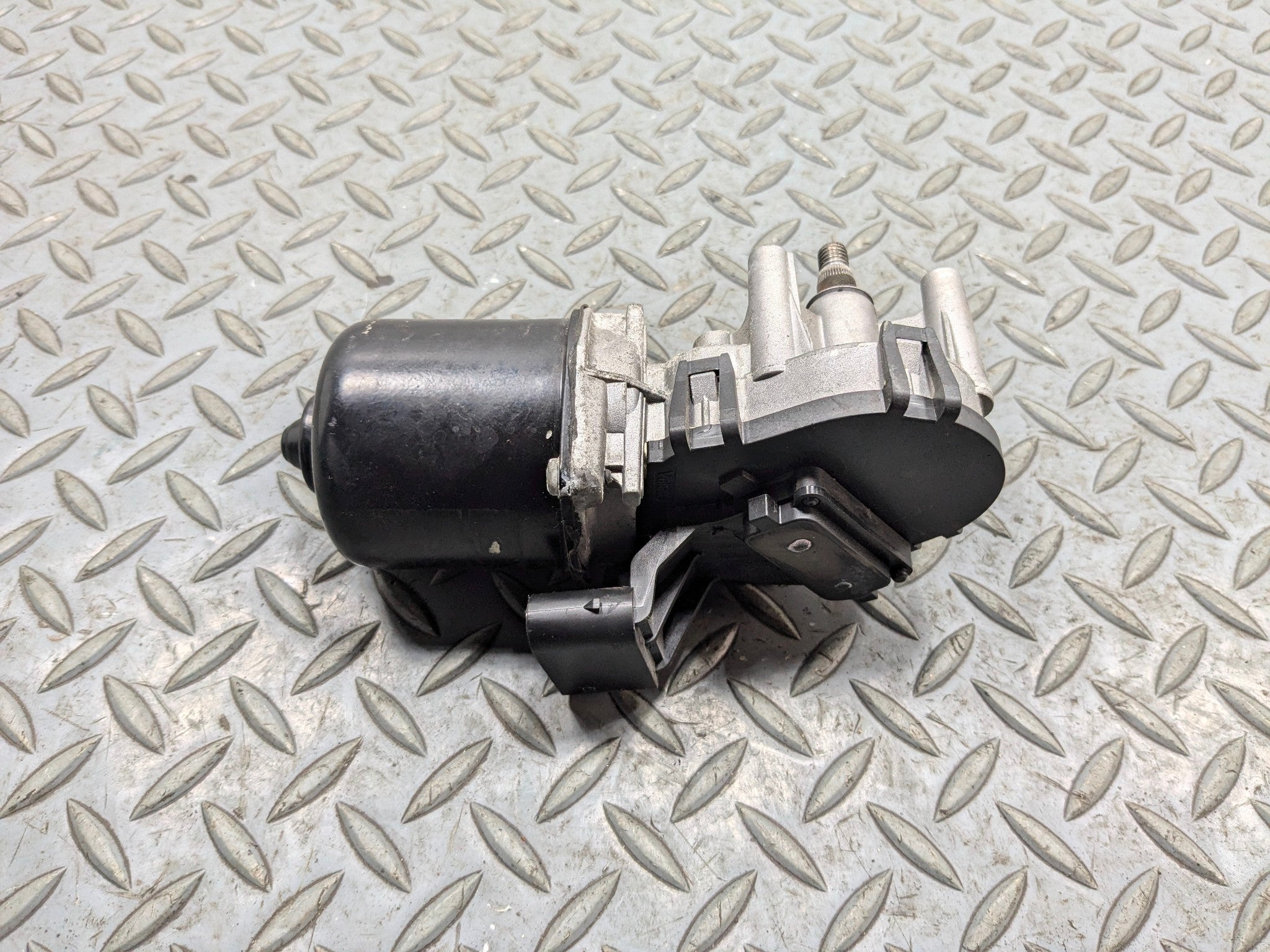 2011 - 2013 MINI COOPER OEM FRONT WINDSHIELD WIPER MOTOR ASSEMBLY