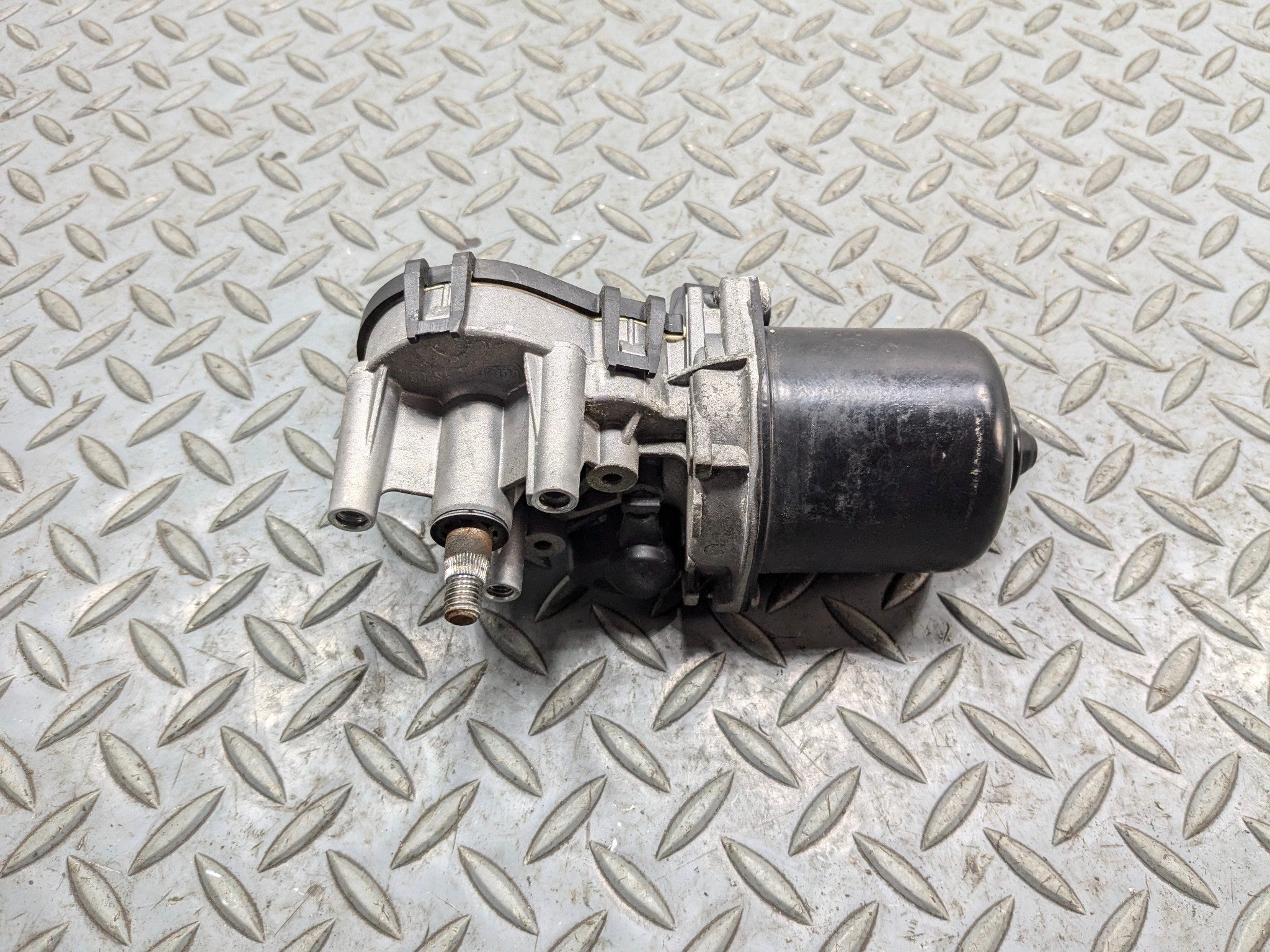 2011 - 2013 MINI COOPER OEM FRONT WINDSHIELD WIPER MOTOR ASSEMBLY