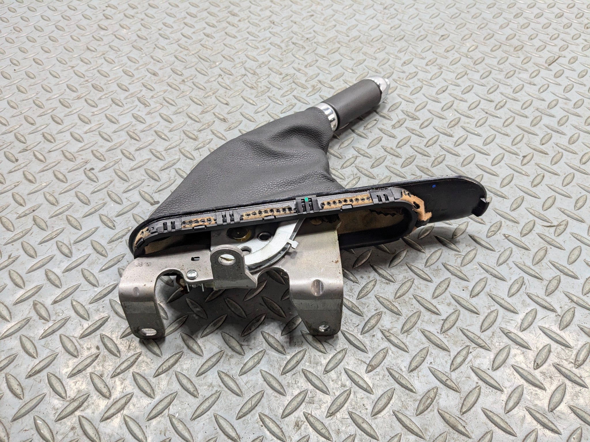 2011 - 2013 MINI COOPER OEM EMERGENCY PARKING BRAKE STOP HANDLE LEVER ASSEMBLY