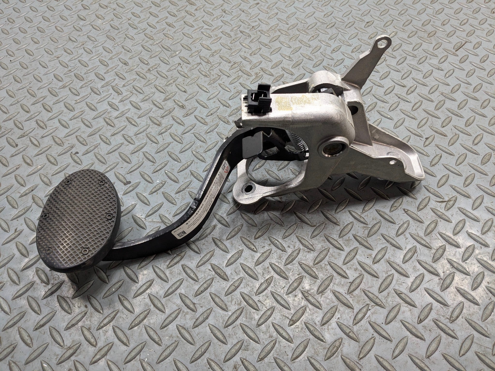 2011 - 2013 MINI COOPER OEM FOOT STOP BRAKE PEDAL ASSEMBLY WITH BRACKET