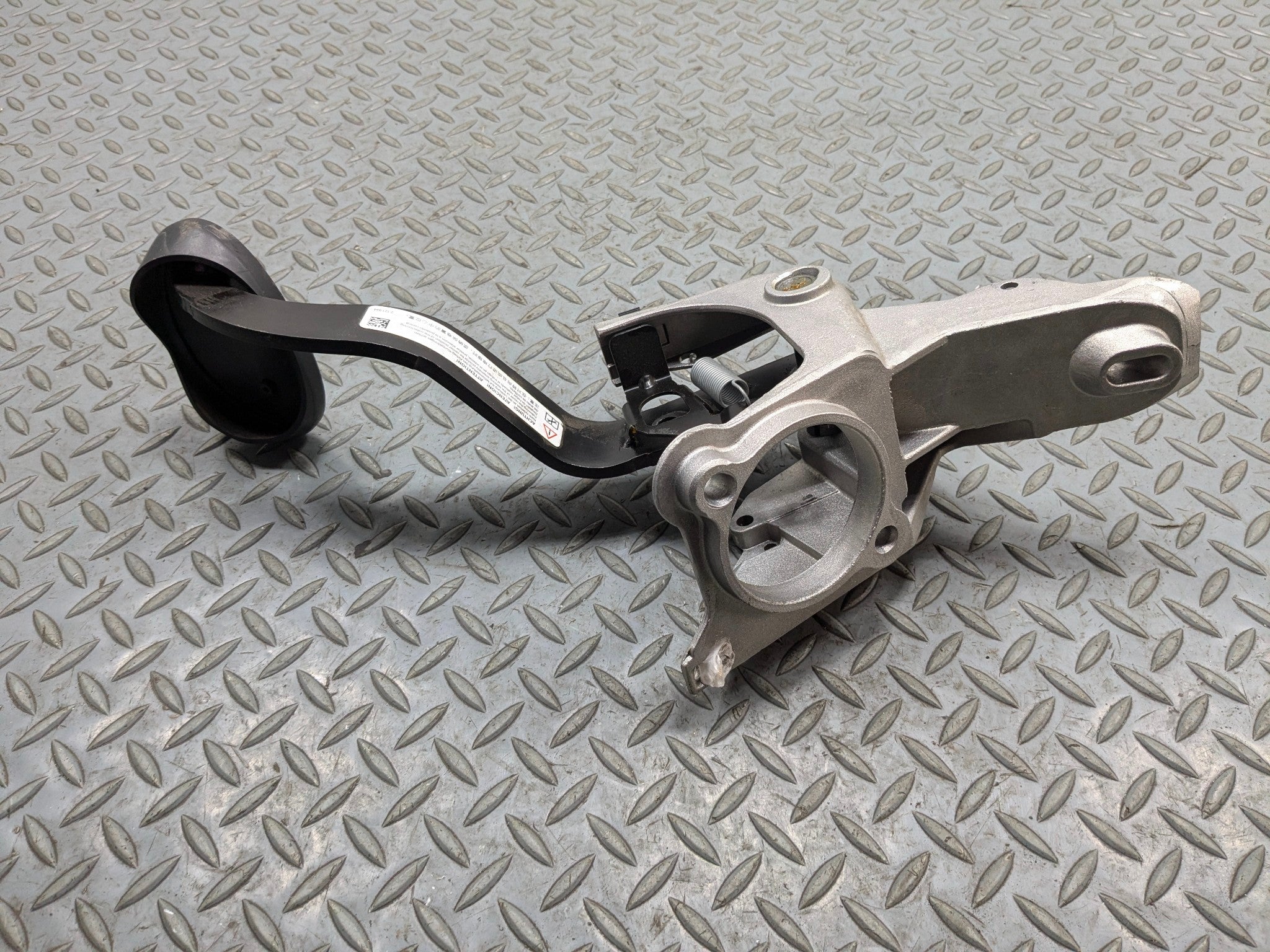 2011 - 2013 MINI COOPER OEM FOOT STOP BRAKE PEDAL ASSEMBLY WITH BRACKET