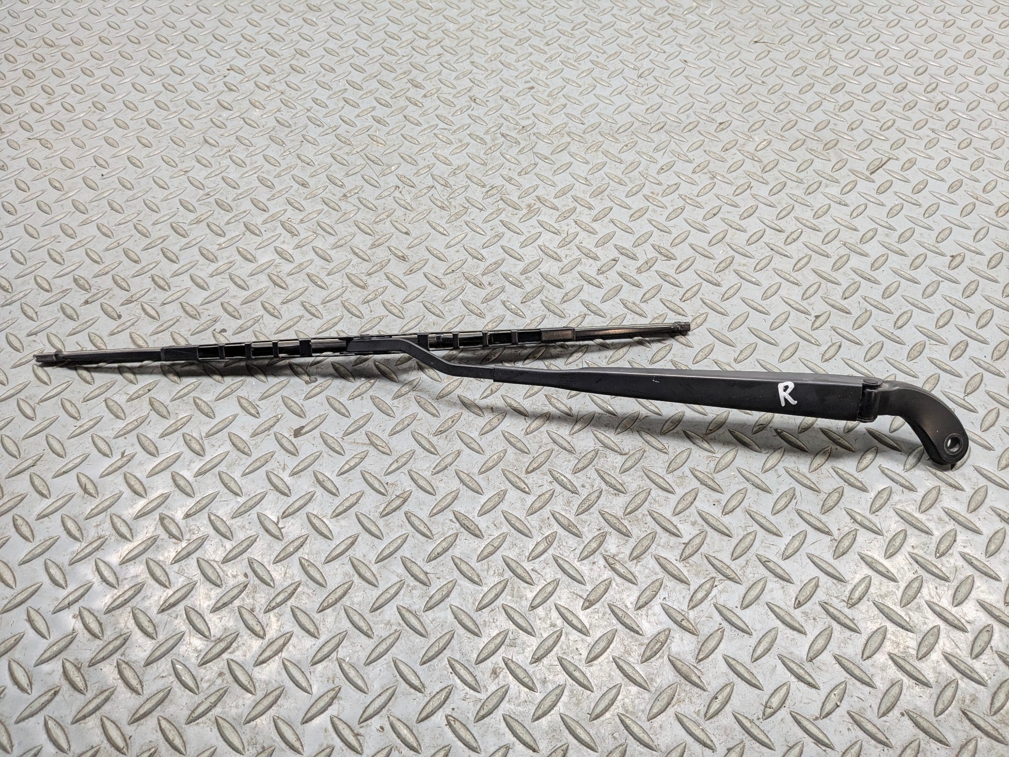 2011 - 2013 MINI COOPER OEM WINDSHIELD WIPER ARM WITH BLADE FRONT RIGHT SIDE