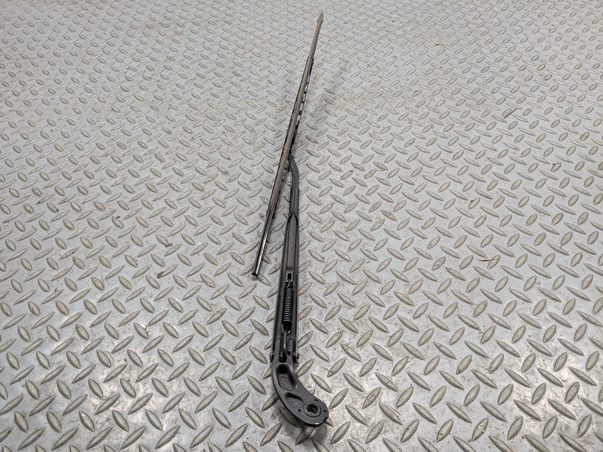 2011 - 2013 MINI COOPER OEM WINDSHIELD WIPER ARM WITH BLADE FRONT RIGHT SIDE