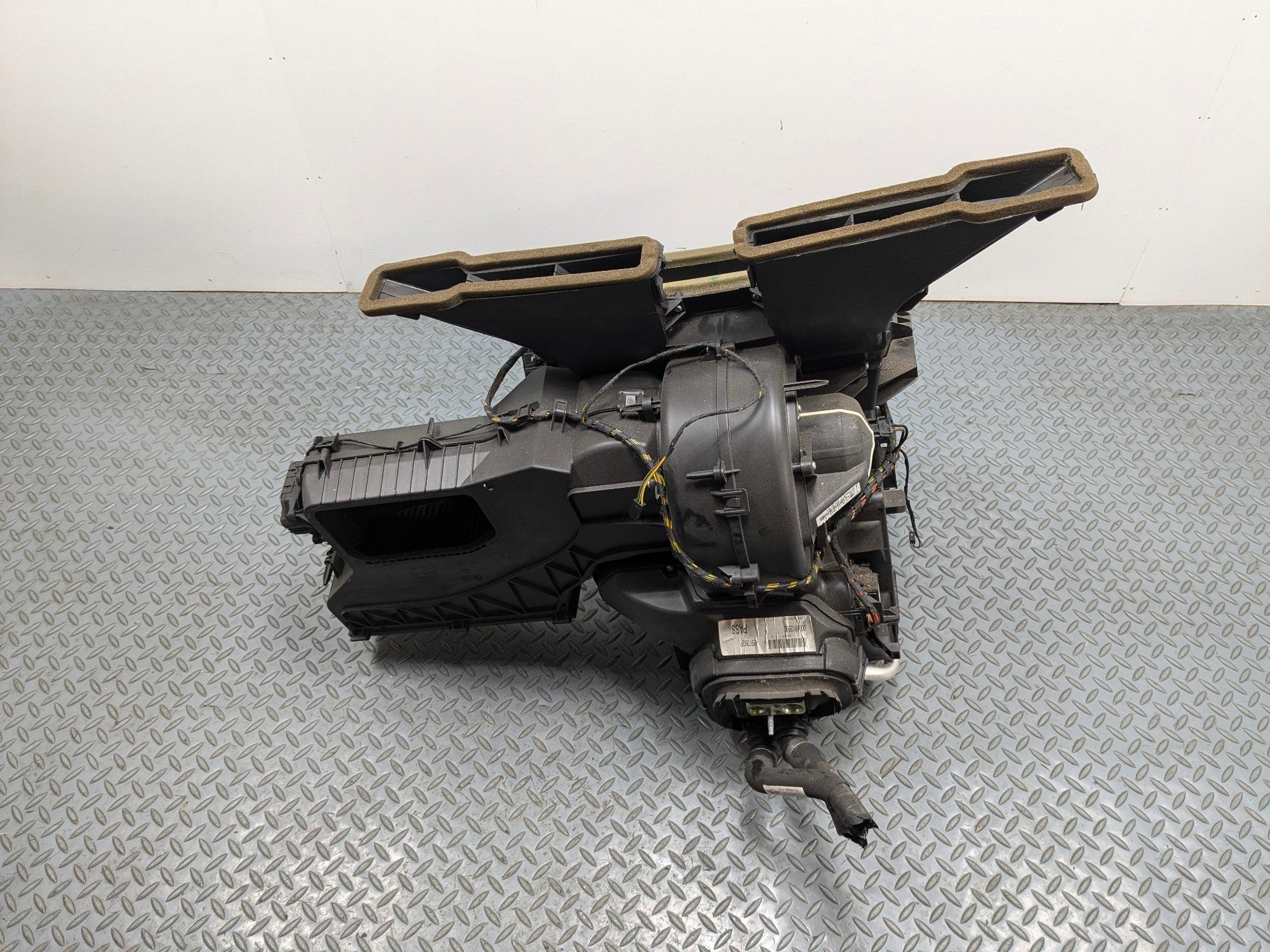 2011 - 2013 MINI COOPER OEM HVAC HEATER CORE BLOWER EVAPORATOR ASSEMBLY