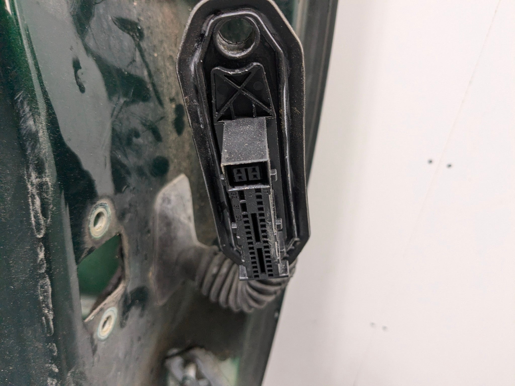 2011 - 2013 MINI COOPER OEM LEFT DRIVER FRONT DOOR SHELL PANEL GREEN