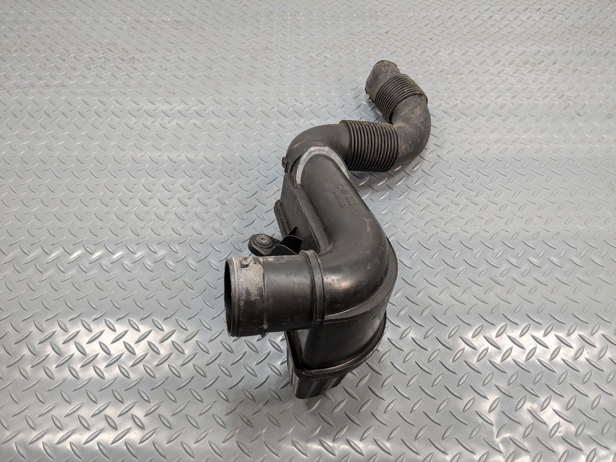 2011 - 2013 MINI COOPER OEM ENGINE AIR INTAKE RESONATOR BOX DUCT TUBE HOSE PIPE