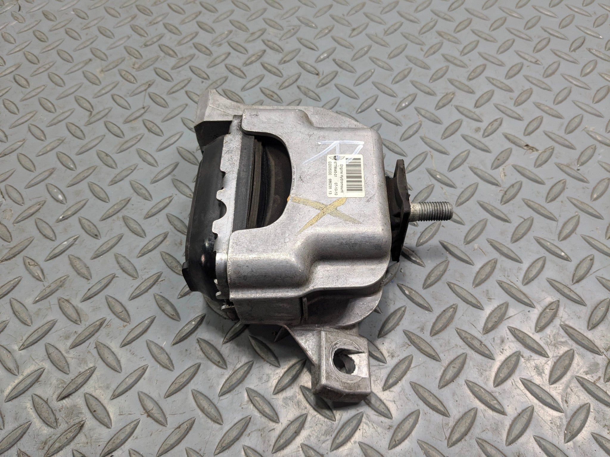 2011 - 2013 MINI COOPER OEM ENGINE MOTOR MOUNT SUPPORT RIGH PASSENGER SIDE