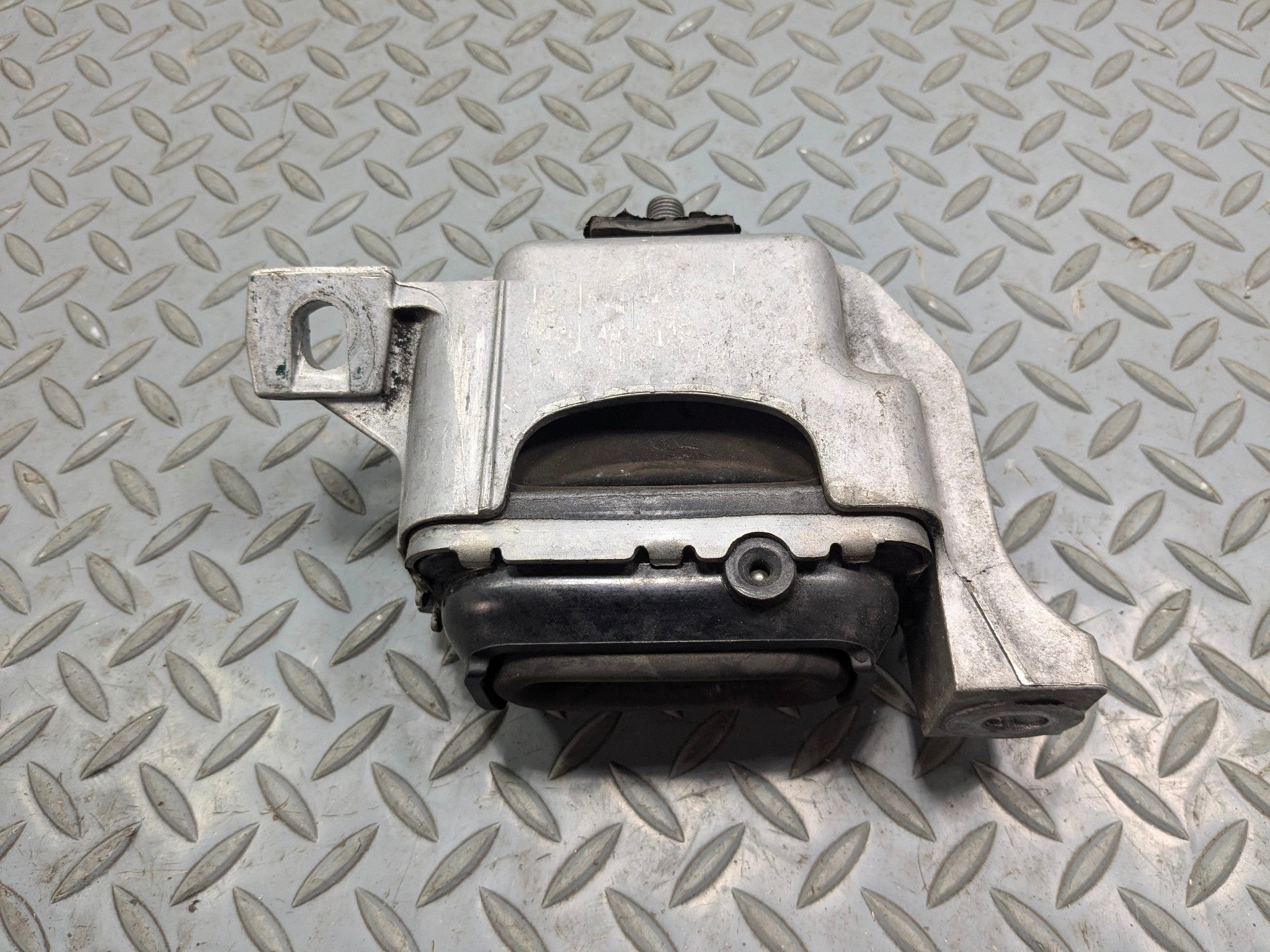 2011 - 2013 MINI COOPER OEM ENGINE MOTOR MOUNT SUPPORT RIGH PASSENGER SIDE