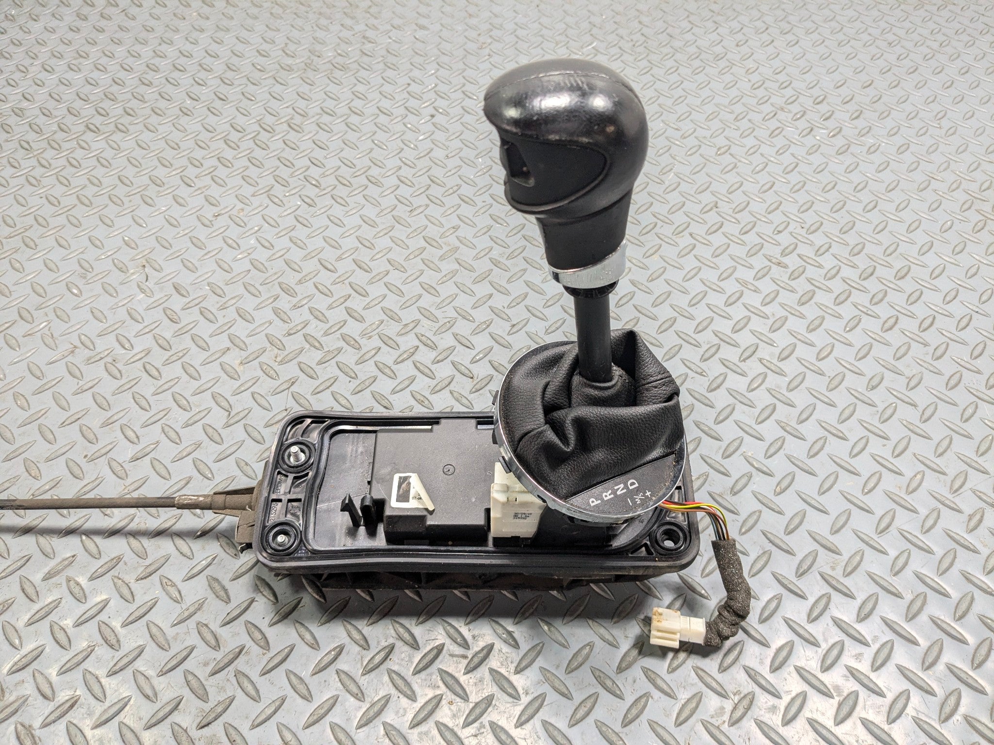 2011 - 2013 MINI COOPER OEM GEAR SELECTOR FLOOR SHIFTER ASSEMBLY