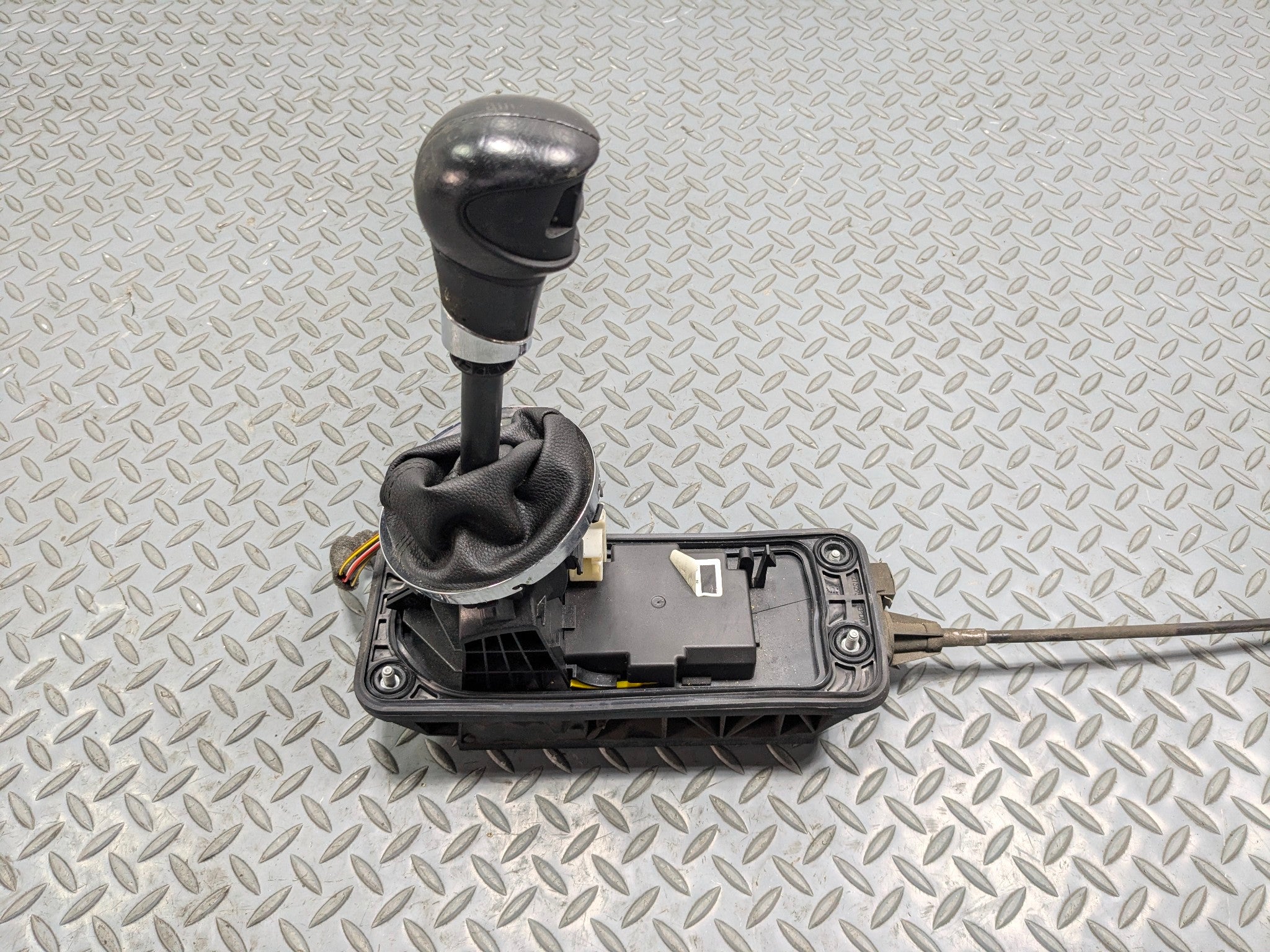 2011 - 2013 MINI COOPER OEM GEAR SELECTOR FLOOR SHIFTER ASSEMBLY